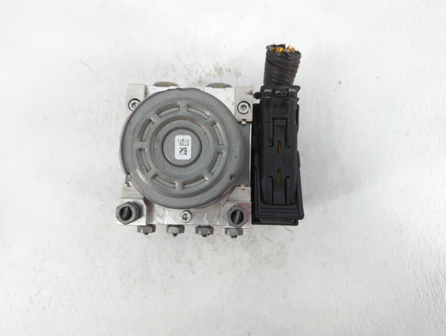 2014-2016 Hyundai Elantra ABS Pump Control Module Replacement P/N:HG9C-2B373-AH Fits Fits 2014 2015 2016 OEM Used Auto Parts