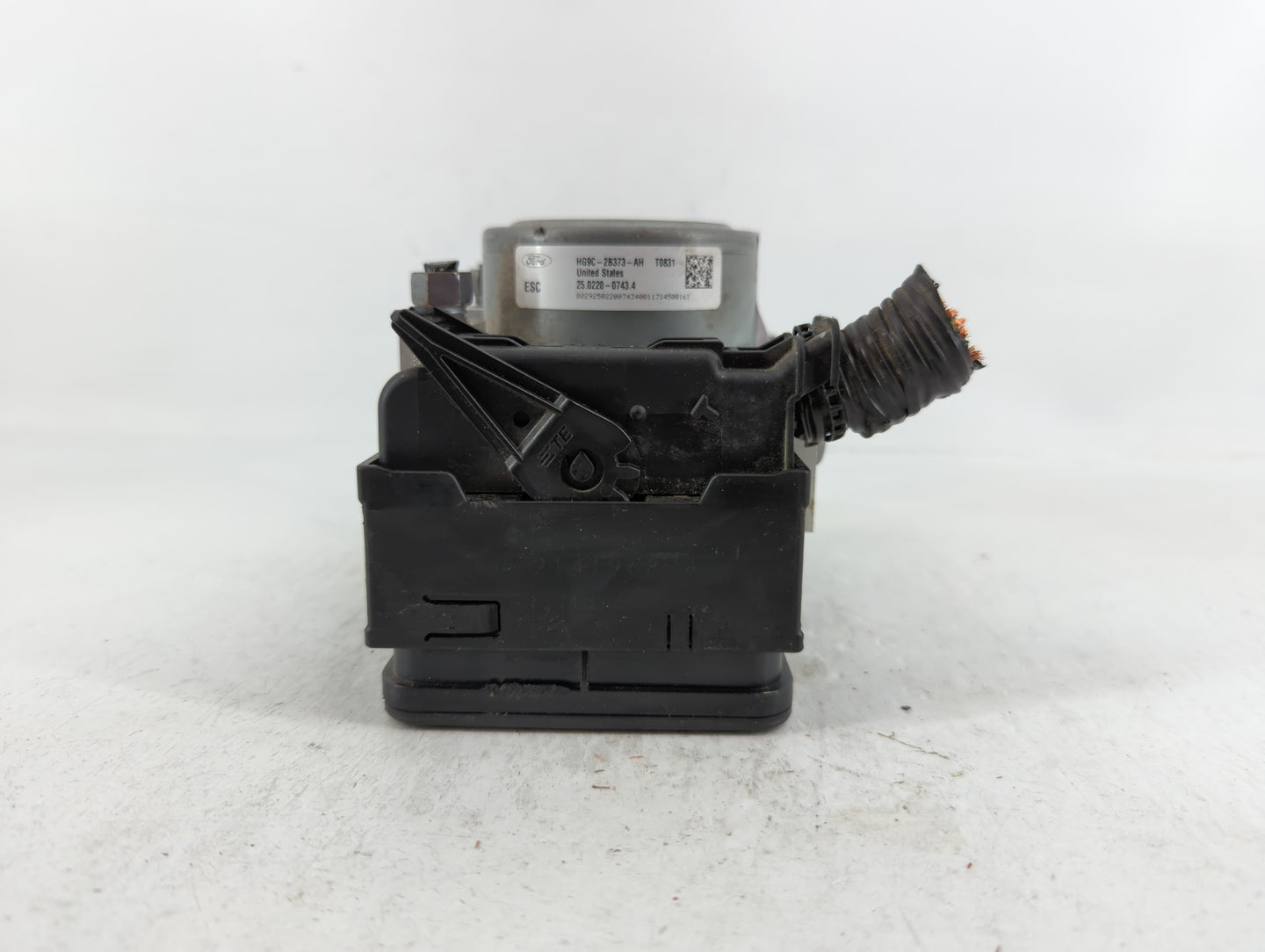 2014-2016 Hyundai Elantra ABS Pump Control Module Replacement P/N:HG9C-2B373-AH Fits Fits 2014 2015 2016 OEM Used Auto Parts
