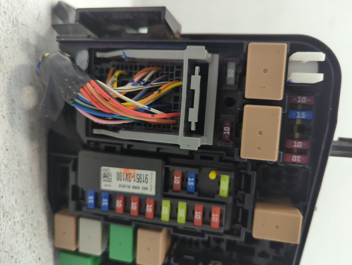 2014-2016 Hyundai Elantra Fusebox Fuse Box Panel Relay Module P/N:91951-3X710 Fits Fits 2014 2015 2016 OEM Used Auto Parts -