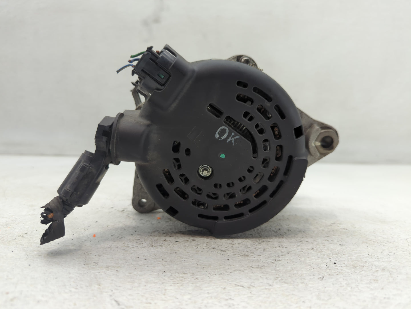 2014-2016 Hyundai Elantra Alternator Replacement Generator Charging Assembly Engine OEM P/N:8400367 37300-2E720 Fits OEM Use