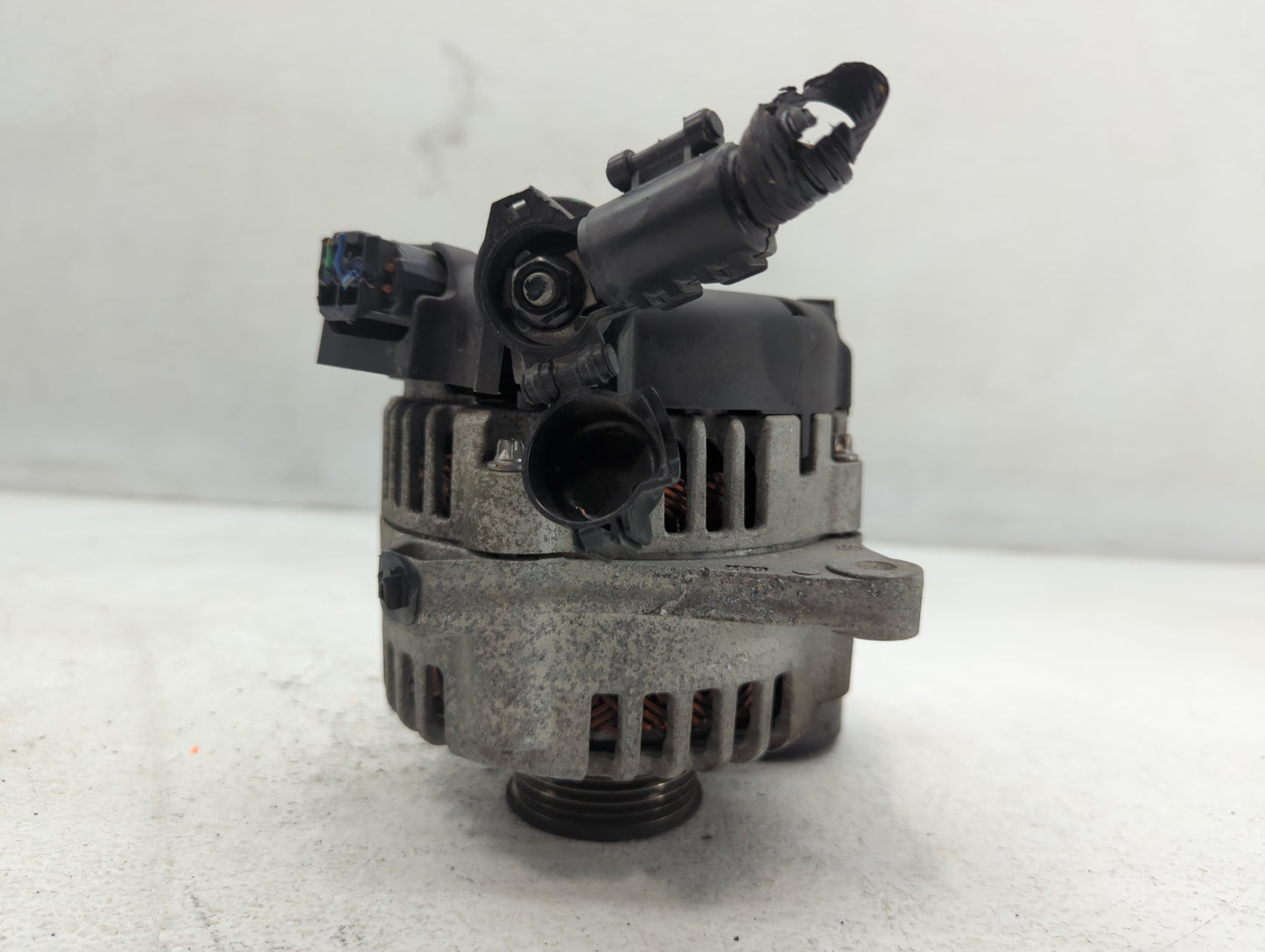 2014-2016 Hyundai Elantra Alternator Replacement Generator Charging Assembly Engine OEM P/N:8400367 37300-2E720 Fits OEM Use