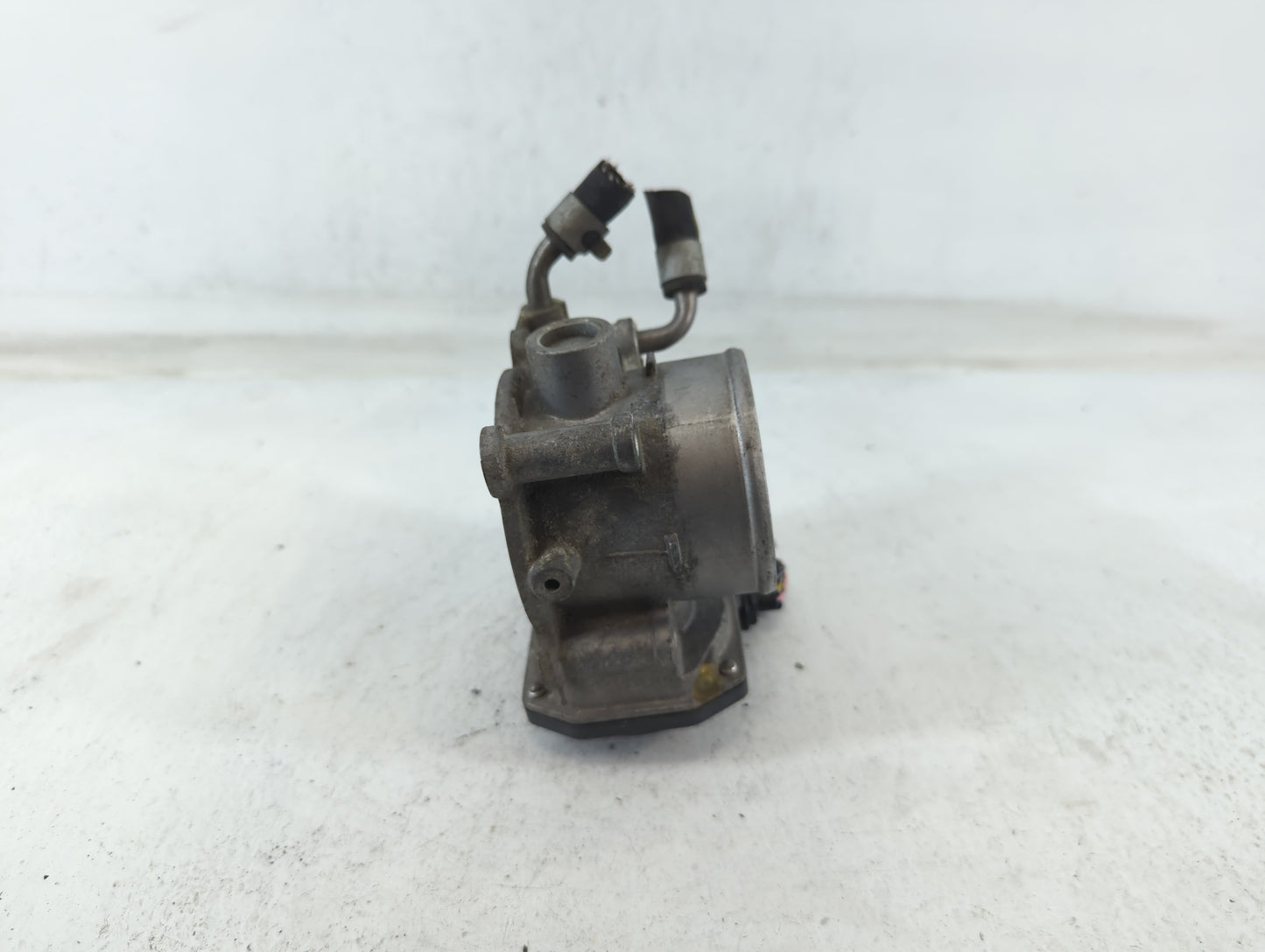 2011-2020 Hyundai Elantra Throttle Body P/N:35100-2E000 Fits Fits 2011 2012 2013 2014 2015 2016 2017 2018 2019 2020 2021 OEM