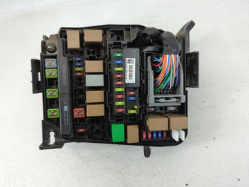 2016-2017 Hyundai Elantra Fusebox Fuse Box Panel Relay Module P/N:91248 A5240B Fits Fits 2016 2017 OEM Used Auto Parts