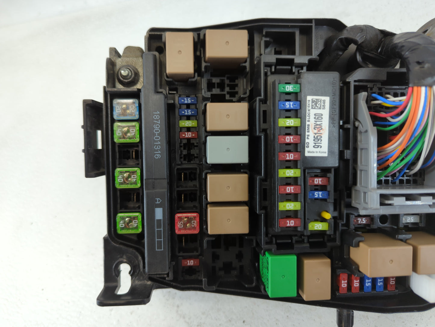 2016-2017 Hyundai Elantra Fusebox Fuse Box Panel Relay Module P/N:91248 A5240B Fits Fits 2016 2017 OEM Used Auto Parts - Oem