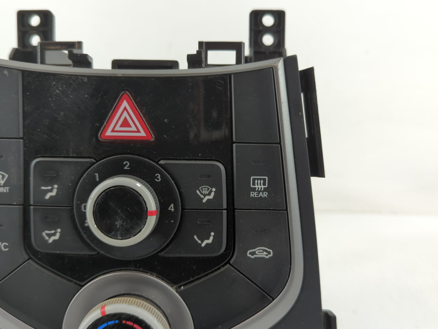 2014-2016 Hyundai Elantra Climate Control Module Temperature AC/Heater Replacement P/N:97250-3XCC1 97250-3XCC0 Fits OEM Used