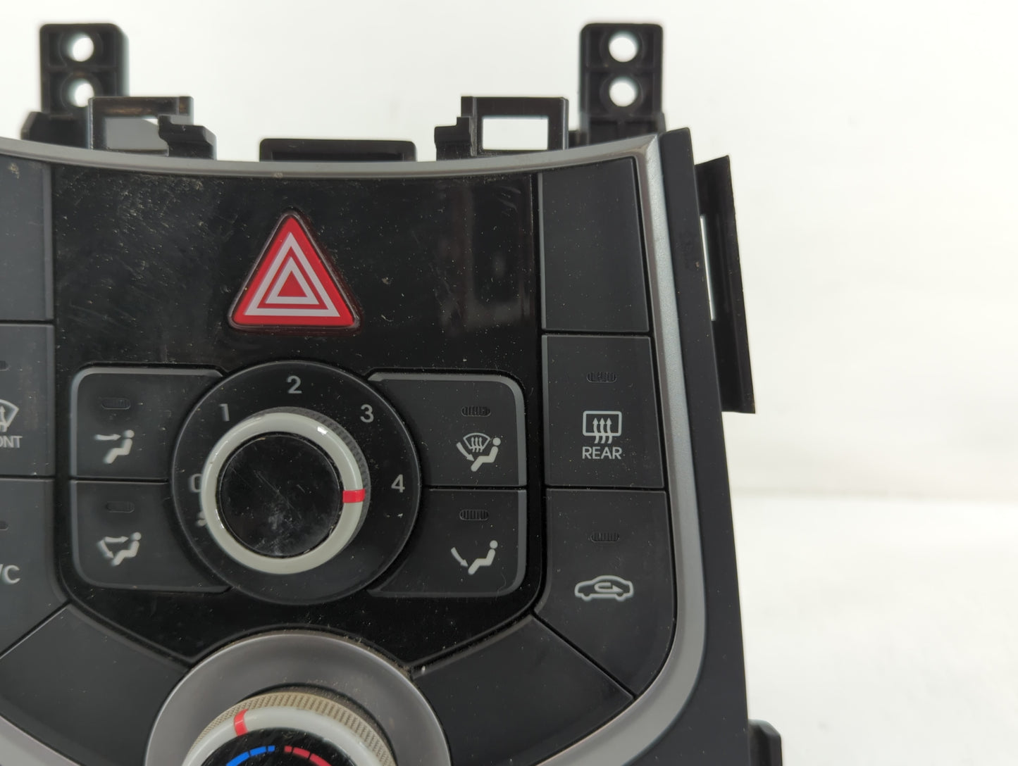 2014-2016 Hyundai Elantra Climate Control Module Temperature AC/Heater Replacement P/N:97250-3XCC1 97250-3XCC0 Fits OEM Used