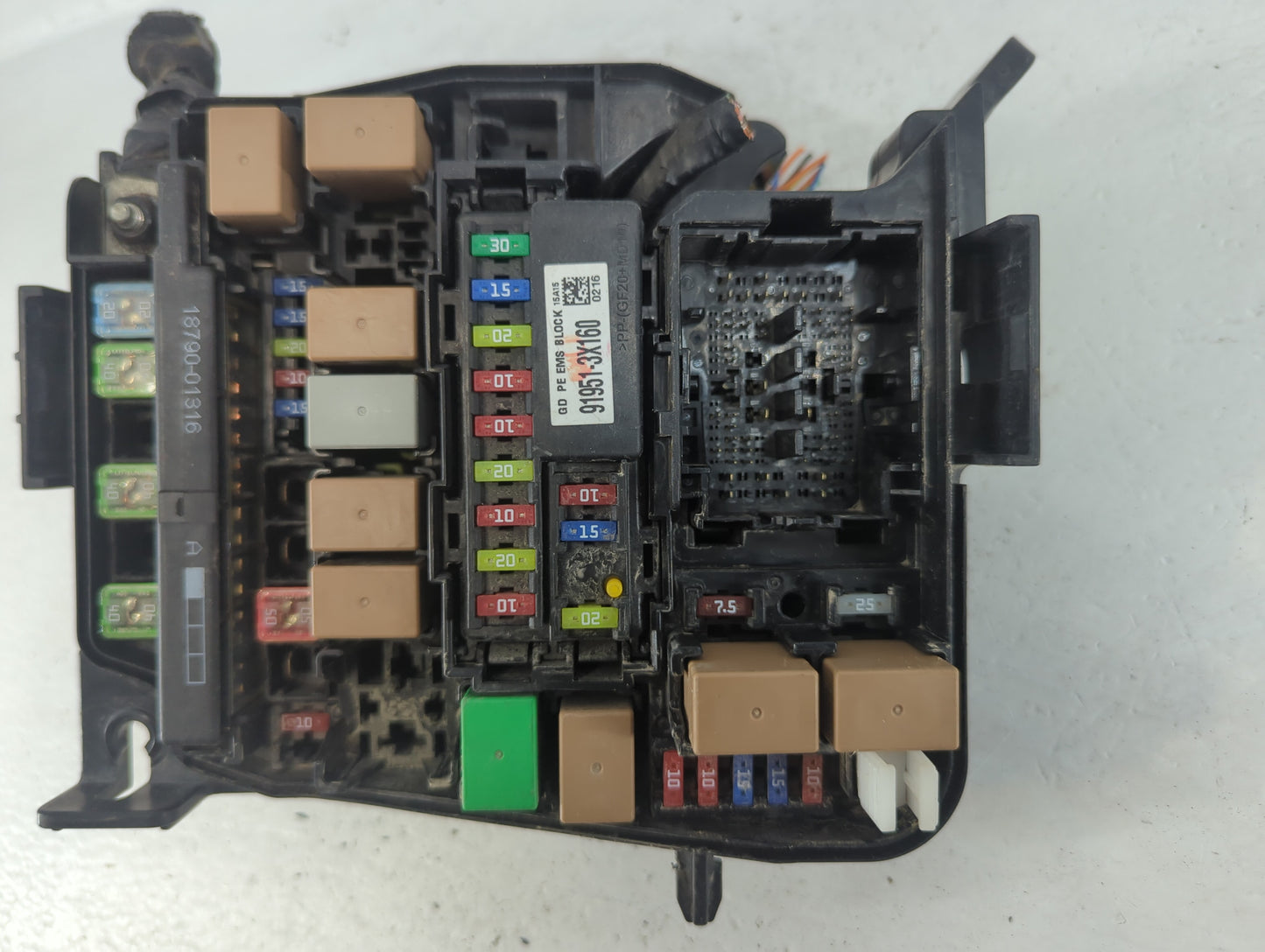 2014-2016 Hyundai Elantra Fusebox Fuse Box Panel Relay Module P/N:A5200A 1501161190 Fits Fits 2014 2015 2016 OEM Used Auto P