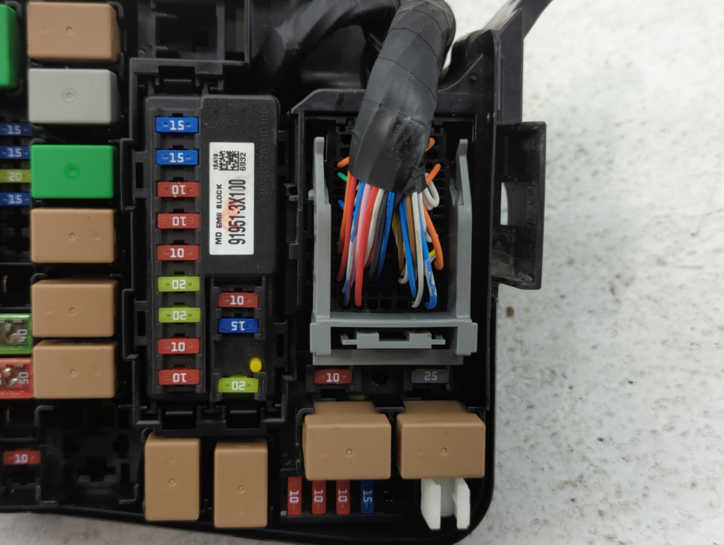 2014-2016 Hyundai Elantra Fusebox Fuse Box Panel Relay Module P/N:F124A23 91266 3X060 Fits Fits 2014 2015 2016 OEM Used Auto