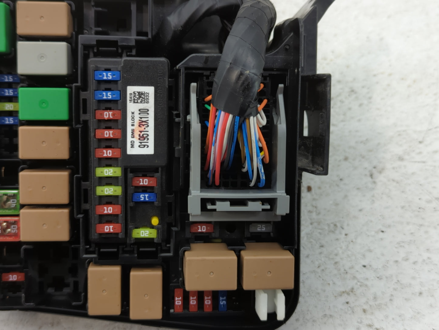 2014-2016 Hyundai Elantra Fusebox Fuse Box Panel Relay Module P/N:F124A23 91266 3X060 Fits Fits 2014 2015 2016 OEM Used Auto