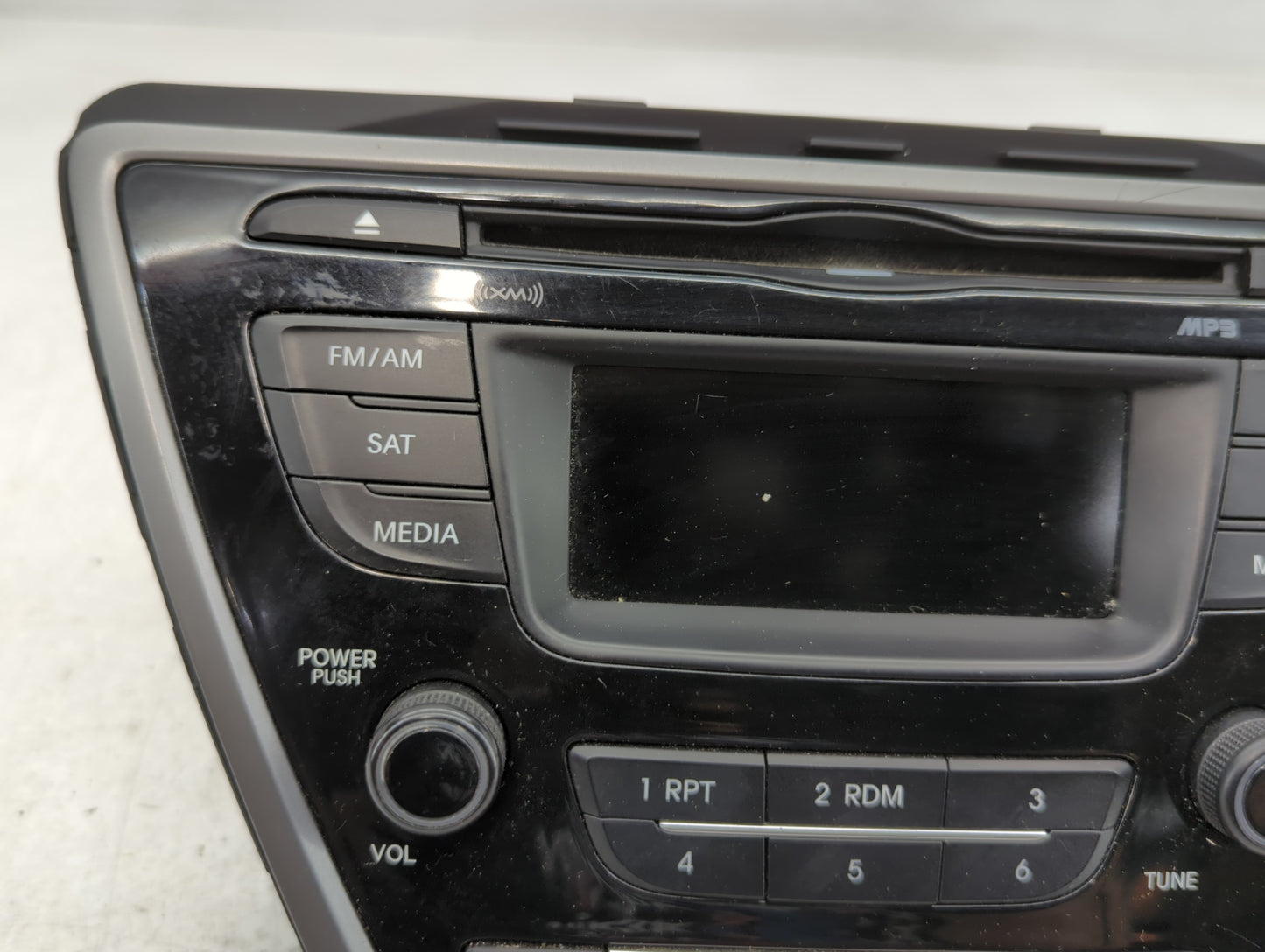 2014-2016 Hyundai Elantra Am Fm Cd Player Radio Receiver - Oemusedautoparts1.com
