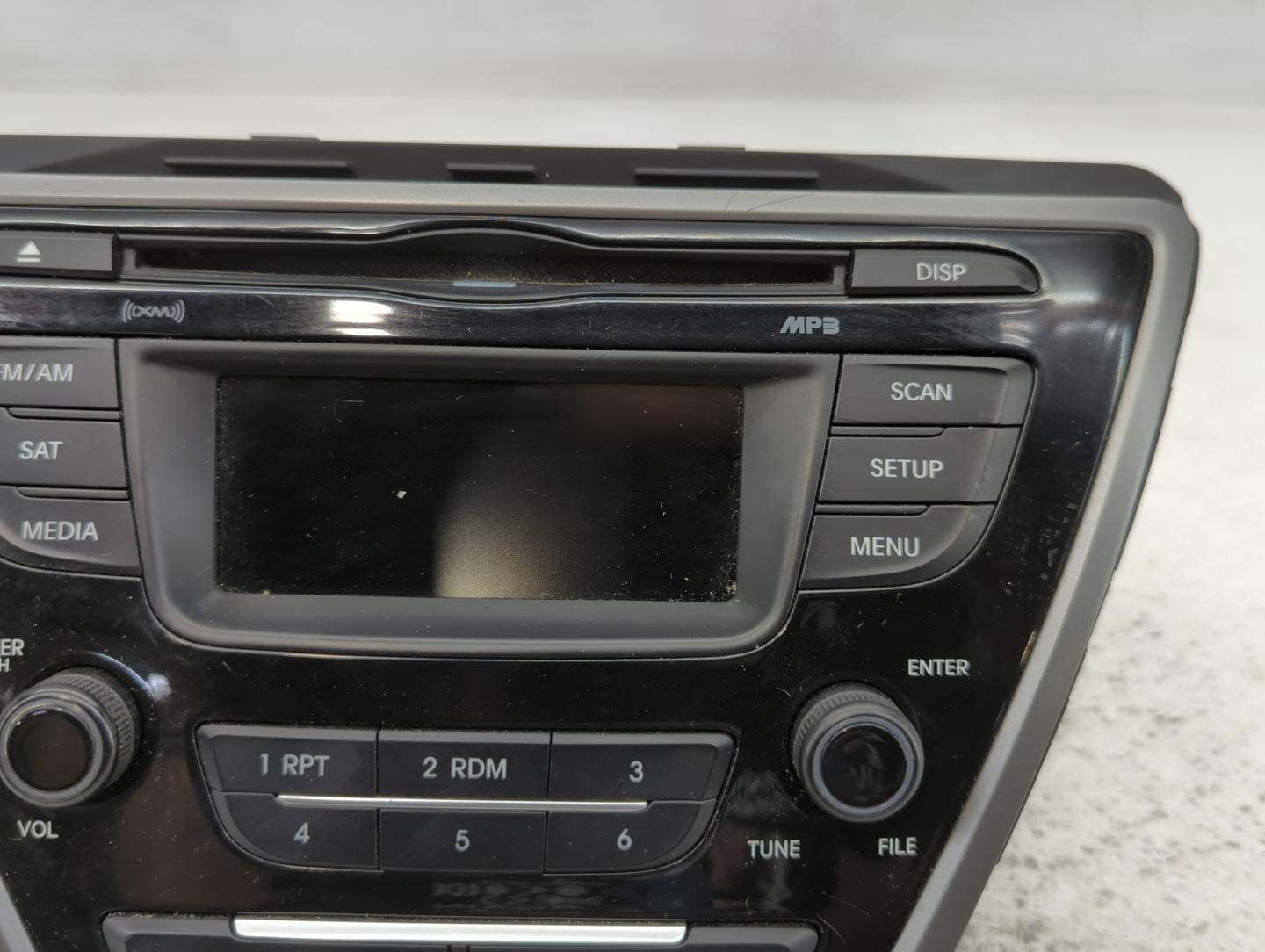 2014-2016 Hyundai Elantra Am Fm Cd Player Radio Receiver - Oemusedautoparts1.com