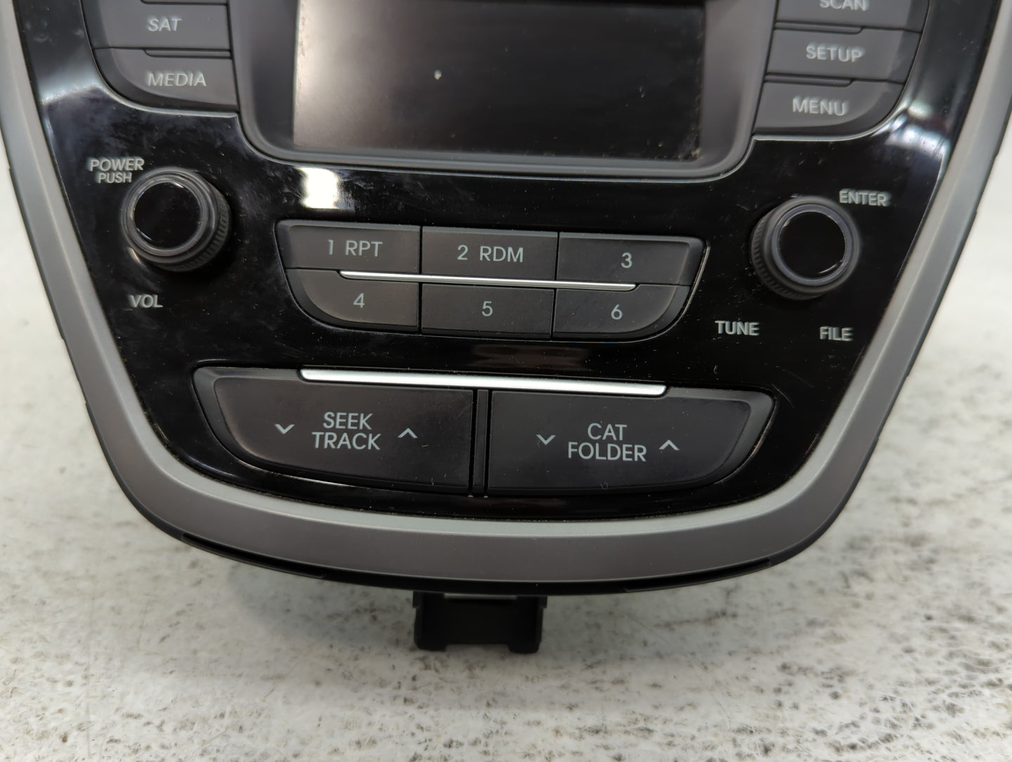 2014-2016 Hyundai Elantra Am Fm Cd Player Radio Receiver - Oemusedautoparts1.com