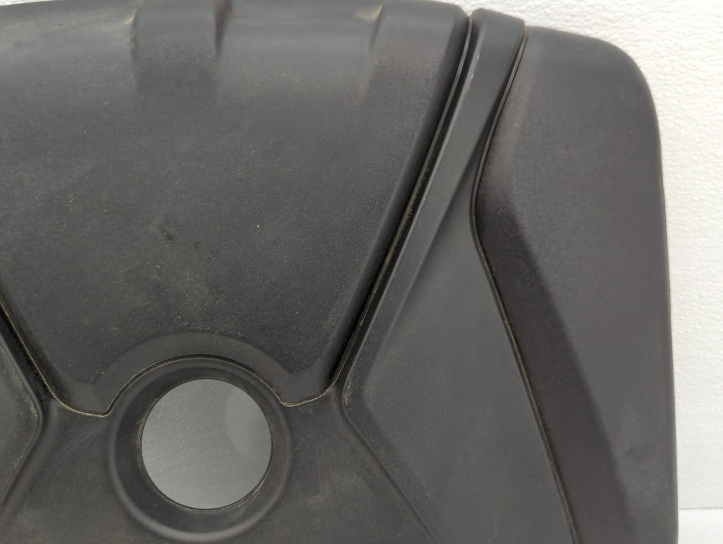 2016 Hyundai Elantra Engine Cover - Oemusedautoparts1.com