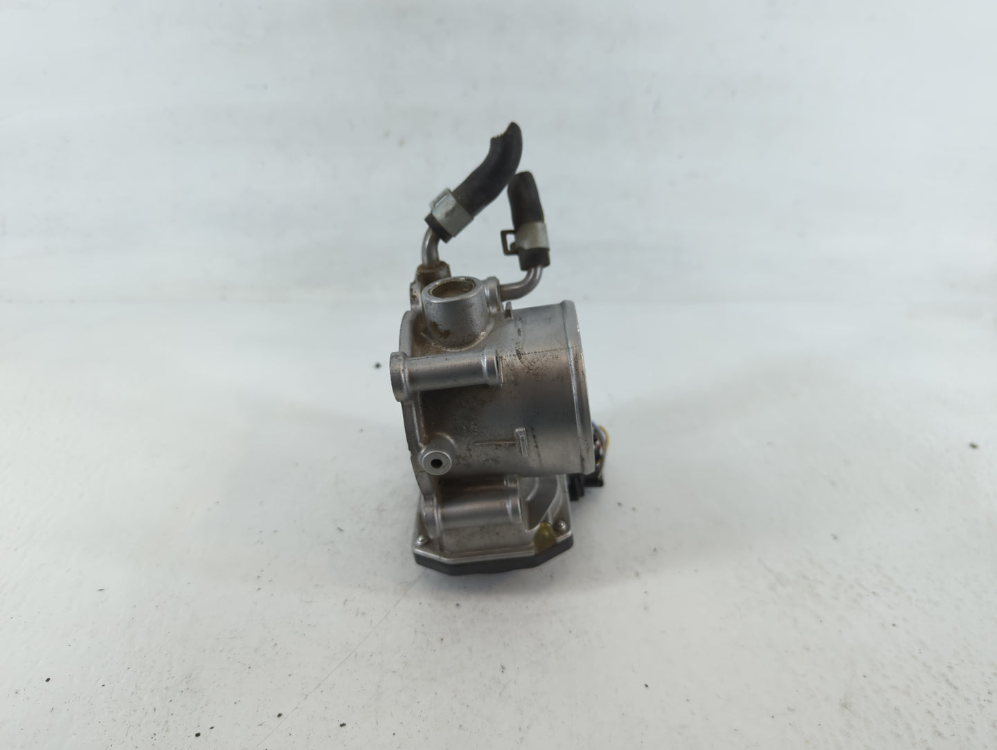 2011-2020 Hyundai Elantra Throttle Body P/N:35100-2E000 Fits Fits 2011 2012 2013 2014 2015 2016 2017 2018 2019 2020 2021 OEM