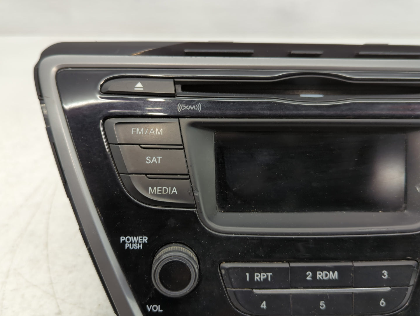 2014-2016 Hyundai Elantra Am Fm Cd Player Radio Receiver - Oemusedautoparts1.com