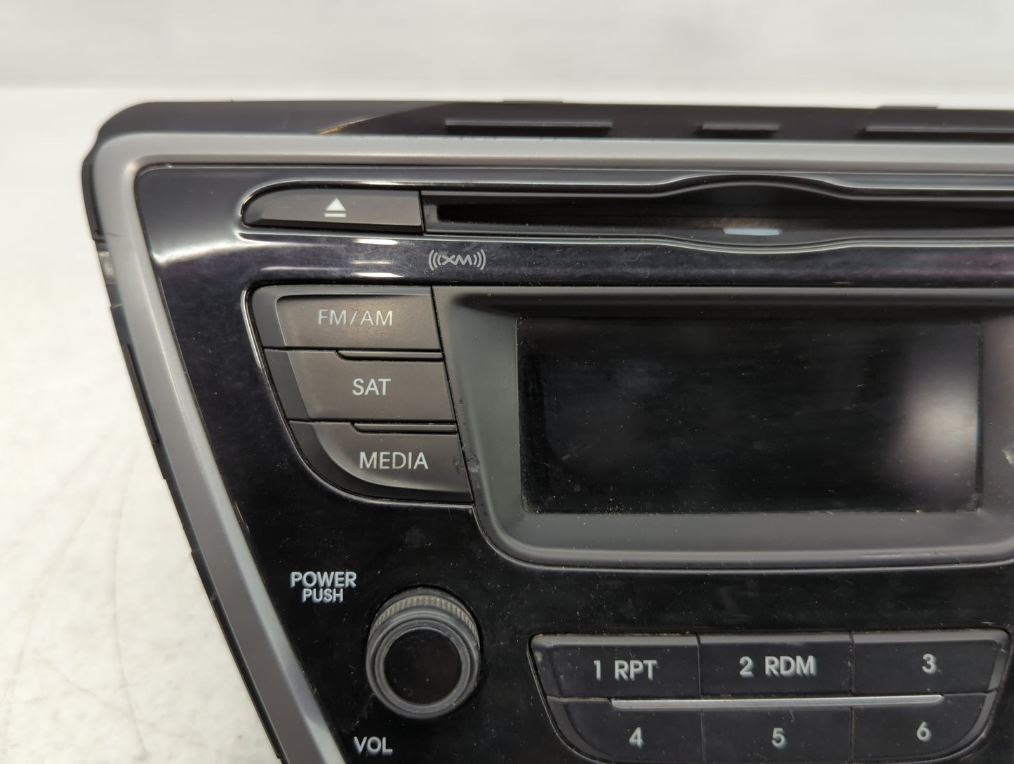 2014-2016 Hyundai Elantra Am Fm Cd Player Radio Receiver - Oemusedautoparts1.com