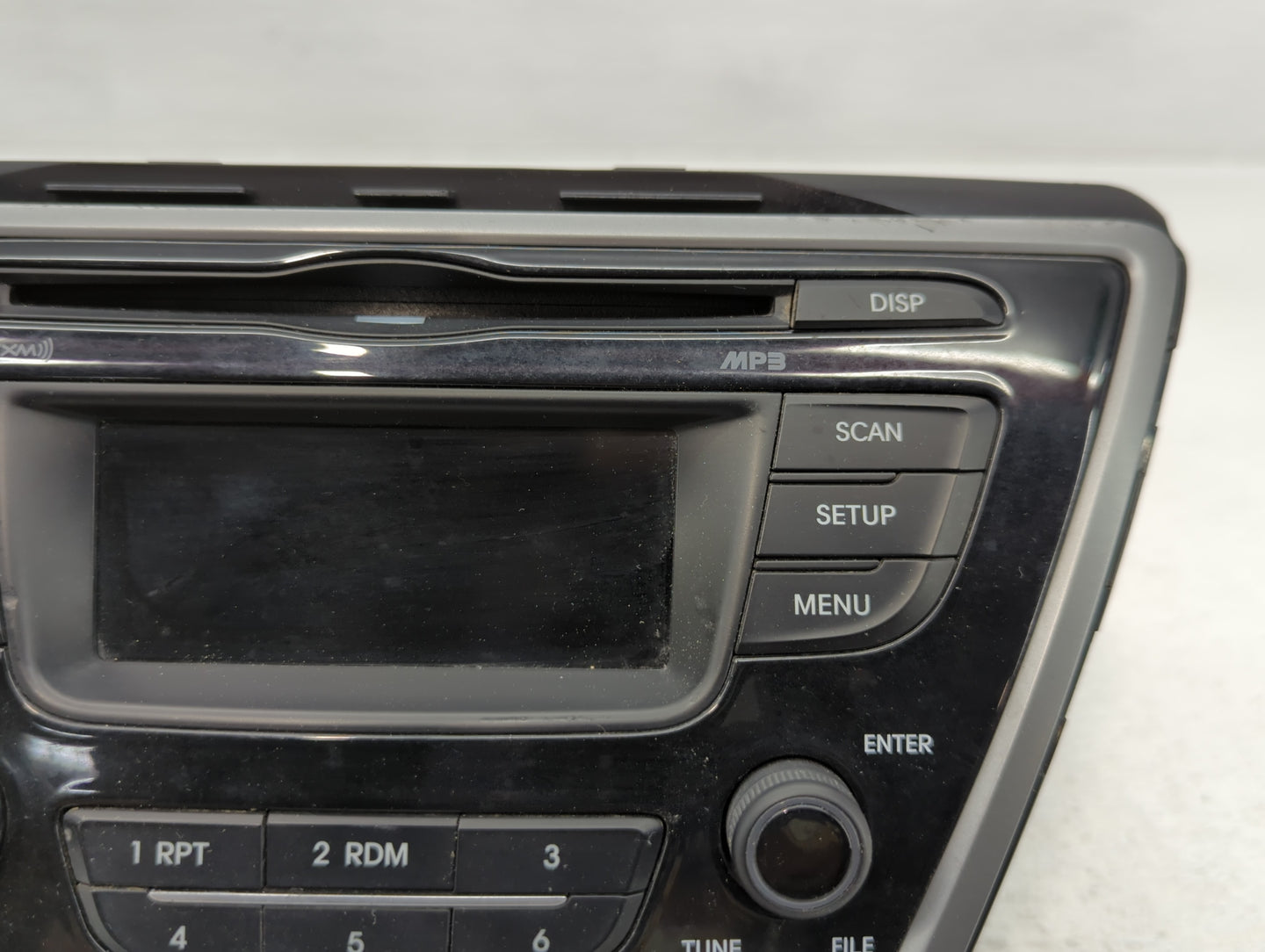 2014-2016 Hyundai Elantra Am Fm Cd Player Radio Receiver - Oemusedautoparts1.com