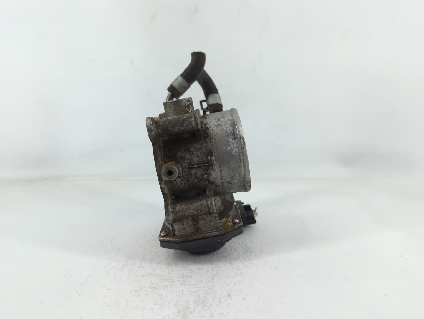2011-2020 Hyundai Elantra Throttle Body P/N:35100-2E000 Fits Fits 2011 2012 2013 2014 2015 2016 2017 2018 2019 2020 2021 OEM