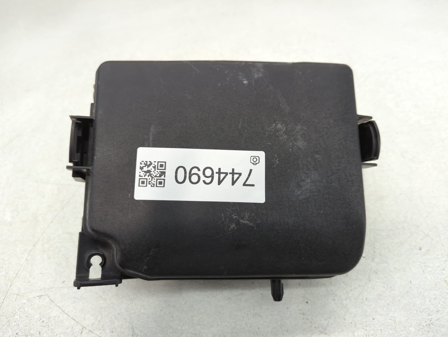 2016-2017 Hyundai Elantra Fusebox Fuse Box Panel Relay Module P/N:VS912013Y060UA Fits Fits 2016 2017 OEM Used Auto Parts - O