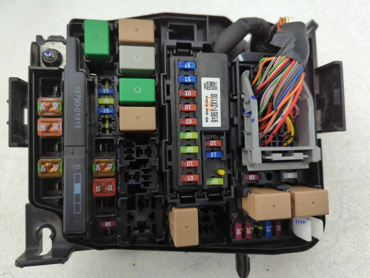 2016-2017 Hyundai Elantra Fusebox Fuse Box Panel Relay Module P/N:VS912013Y060UA Fits Fits 2016 2017 OEM Used Auto Parts - O