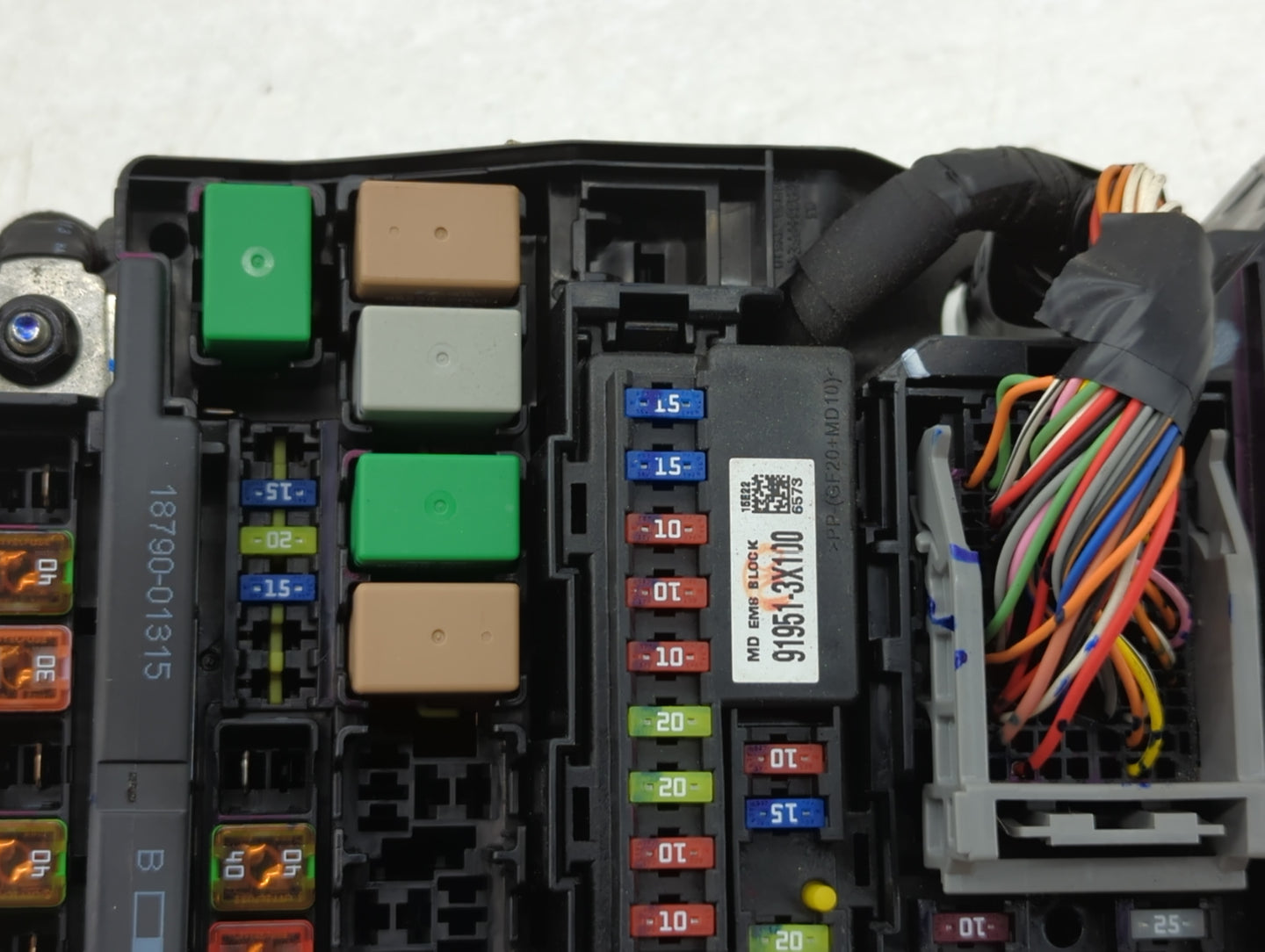 2016-2017 Hyundai Elantra Fusebox Fuse Box Panel Relay Module P/N:VS912013Y060UA Fits Fits 2016 2017 OEM Used Auto Parts - O