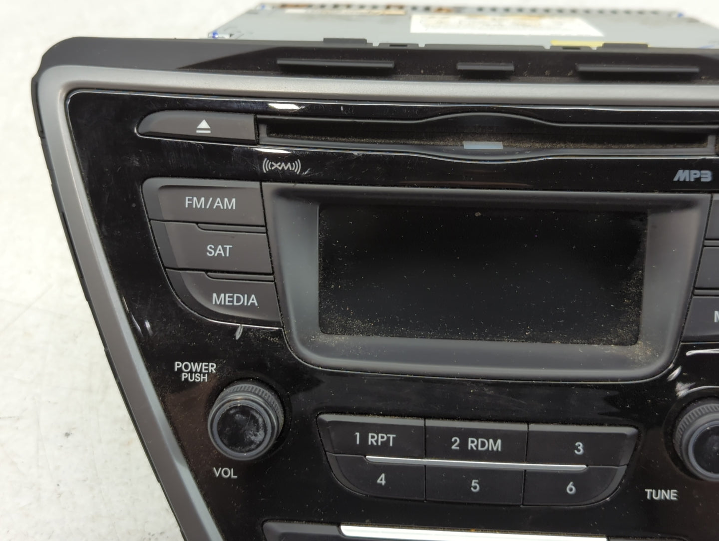 2014-2016 Hyundai Elantra Am Fm Cd Player Radio Receiver - Oemusedautoparts1.com