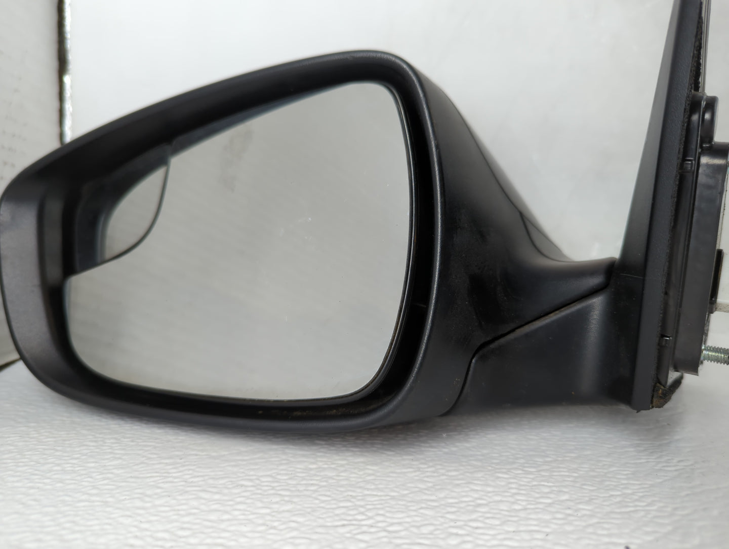 2015-2016 Hyundai Elantra Driver Side View Mirror - Left Door Mirror OEM Used - Oemusedautoparts1.com