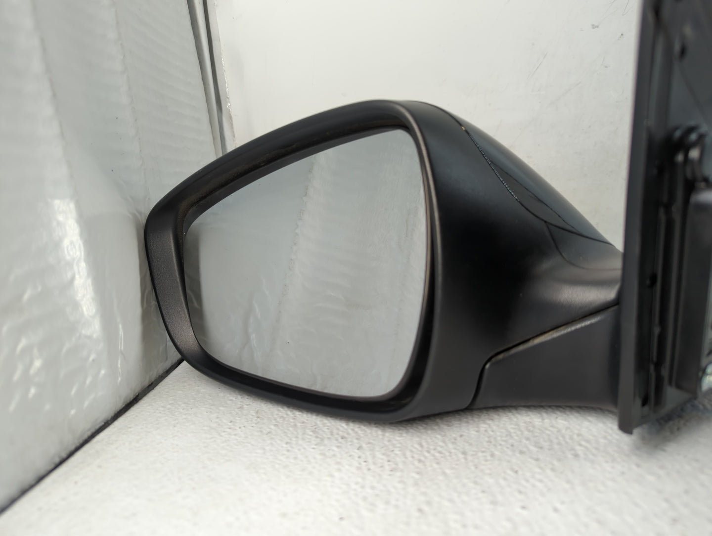 2015-2016 Hyundai Elantra Driver Side View Mirror - Left Door Mirror OEM Used - Oemusedautoparts1.com