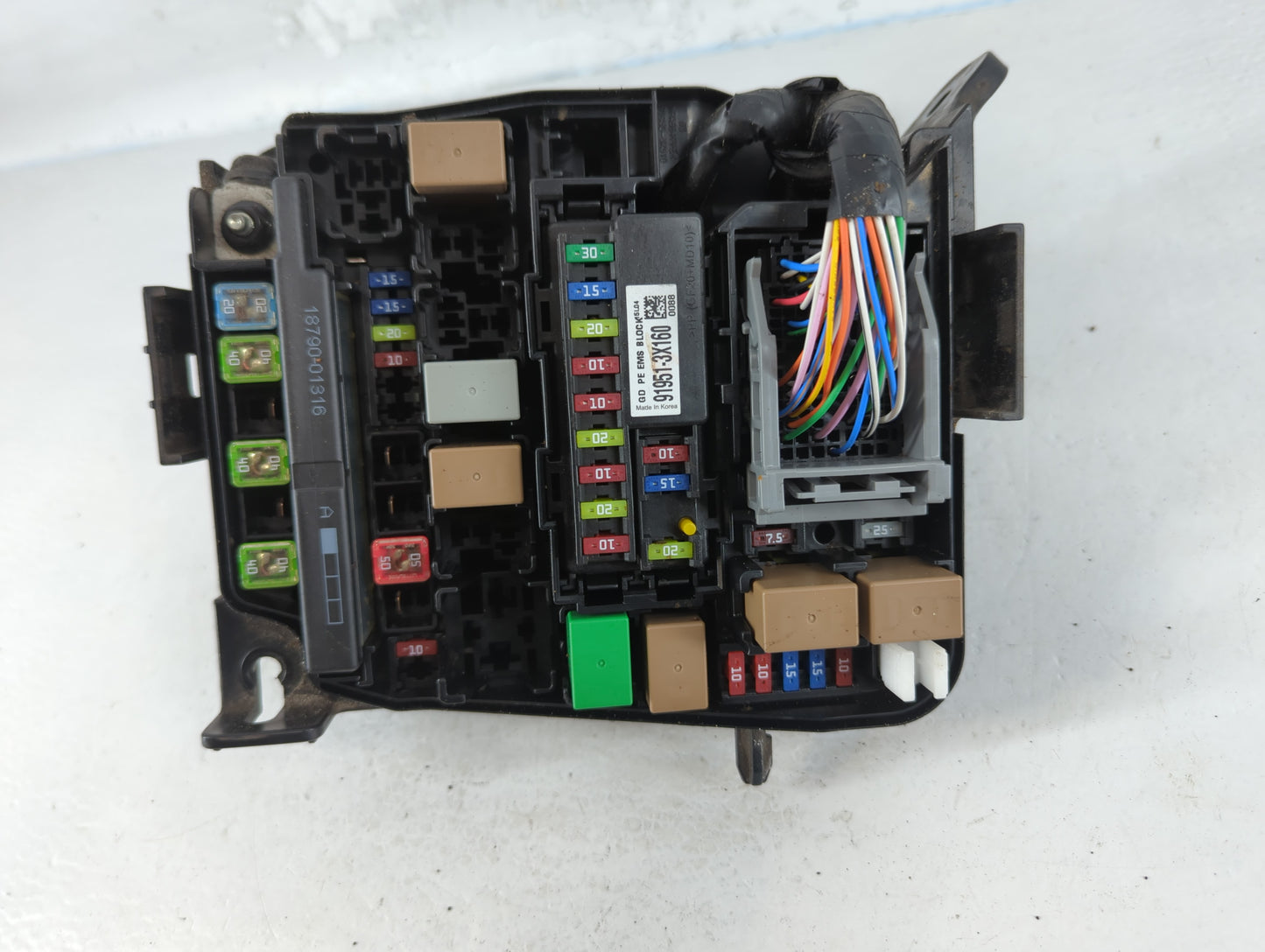 2016-2017 Hyundai Elantra Fusebox Fuse Box Panel Relay Module P/N:91248 A5400B Fits Fits 2016 2017 OEM Used Auto Parts - Oem