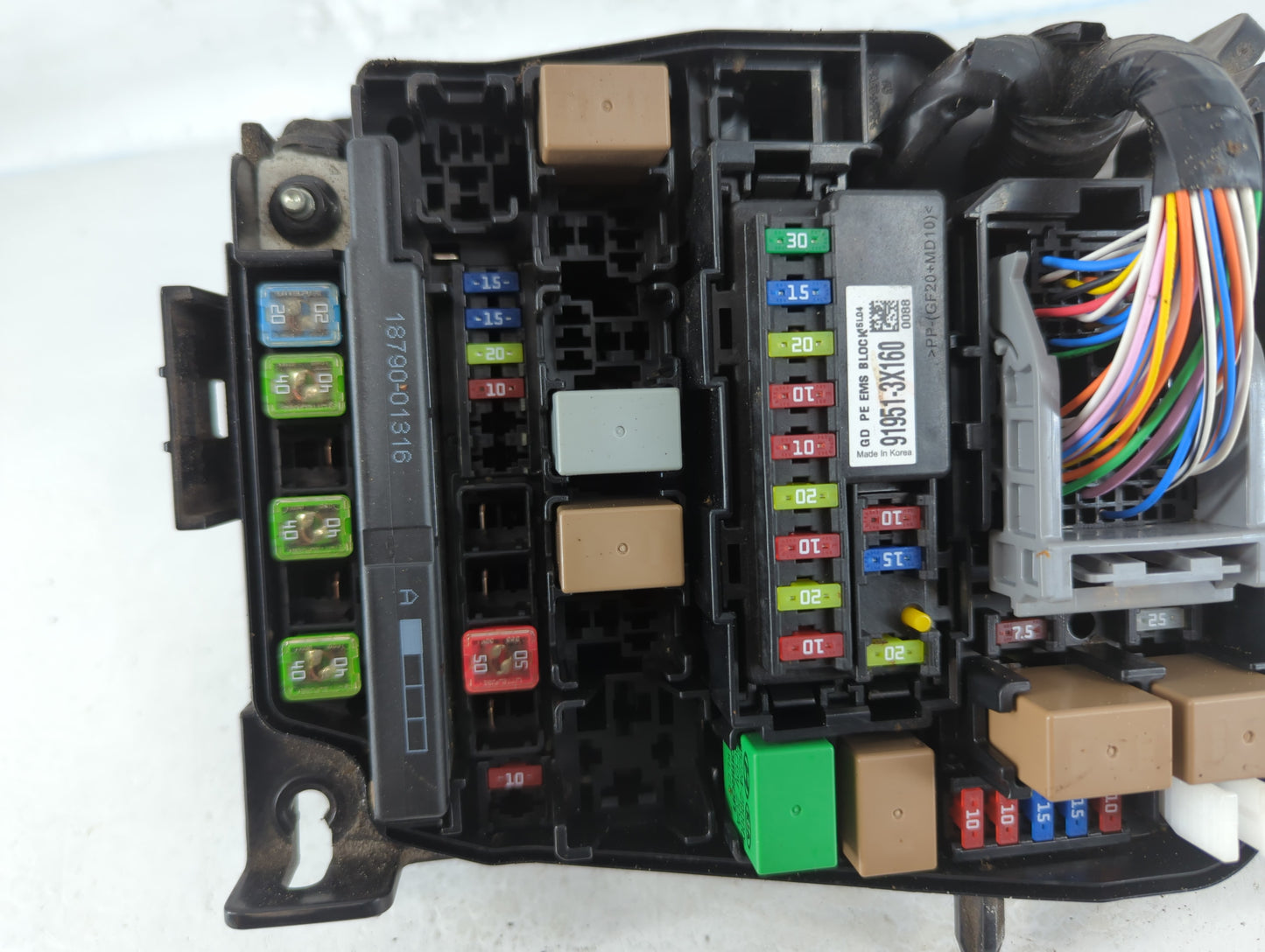 2016-2017 Hyundai Elantra Fusebox Fuse Box Panel Relay Module P/N:91248 A5400B Fits Fits 2016 2017 OEM Used Auto Parts - Oem