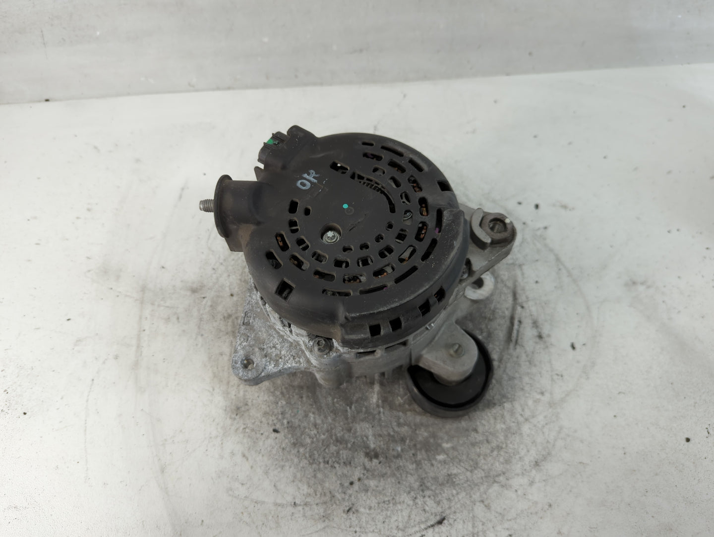 2016 Hyundai Elantra Alternator Replacement Generator Charging Assembly Engine OEM P/N:8400367 37300-2E720 Fits OEM Used Aut