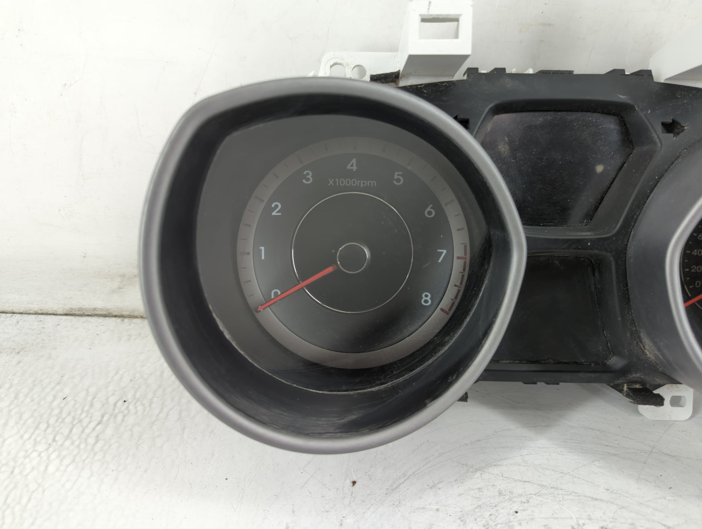 2014-2016 Hyundai Elantra Instrument Cluster Speedometer Gauges P/N:94004-3X210 Fits Fits 2014 2015 2016 OEM Used Auto Parts