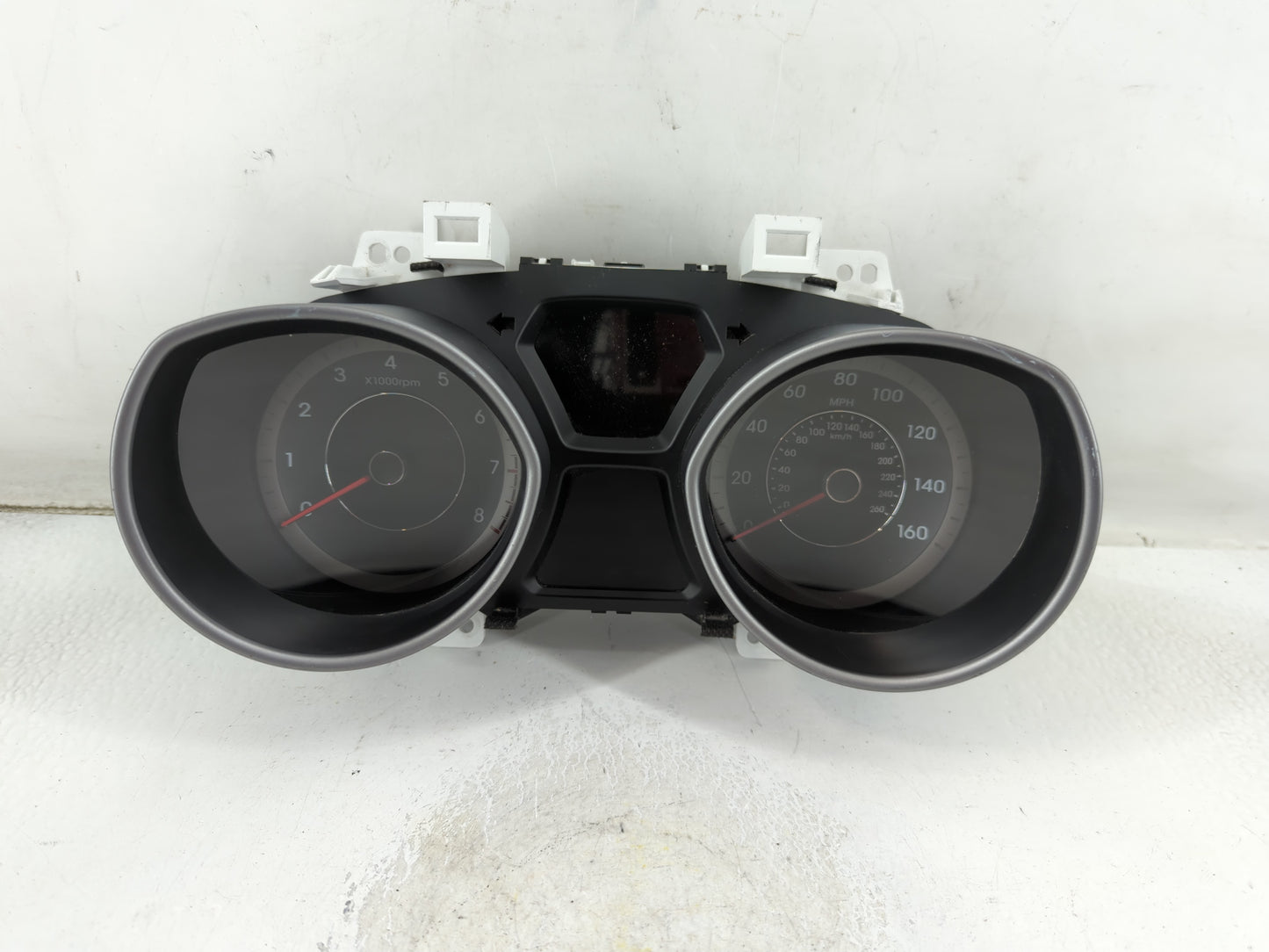 2016-2017 Hyundai Elantra Instrument Cluster Speedometer Gauges P/N:94004-3X210 Fits Fits 2016 2017 OEM Used Auto Parts - Oe