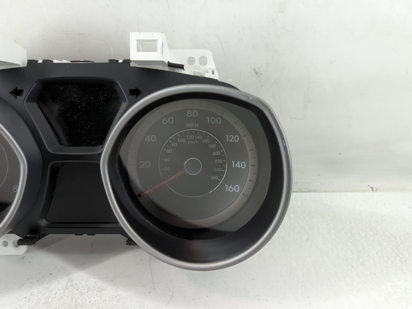2016-2017 Hyundai Elantra Instrument Cluster Speedometer Gauges P/N:94004-3X210 Fits Fits 2016 2017 OEM Used Auto Parts - Oe
