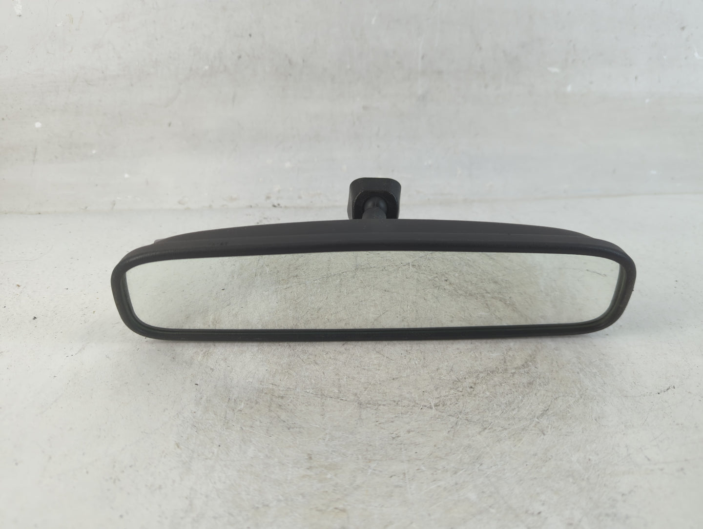 2013-2020 Hyundai Elantra Interior Rear View Mirror Replacement OEM P/N:E4012143 Fits OEM Used Auto Parts - Oemusedautoparts