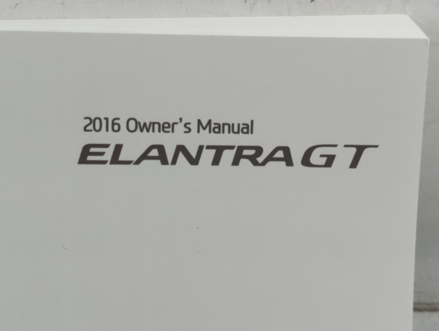 2016 Hyundai Elantra Gt Owners Manual Book Guide P/N:GA50-EU4DB OEM Used Auto Parts - Oemusedautoparts1.com