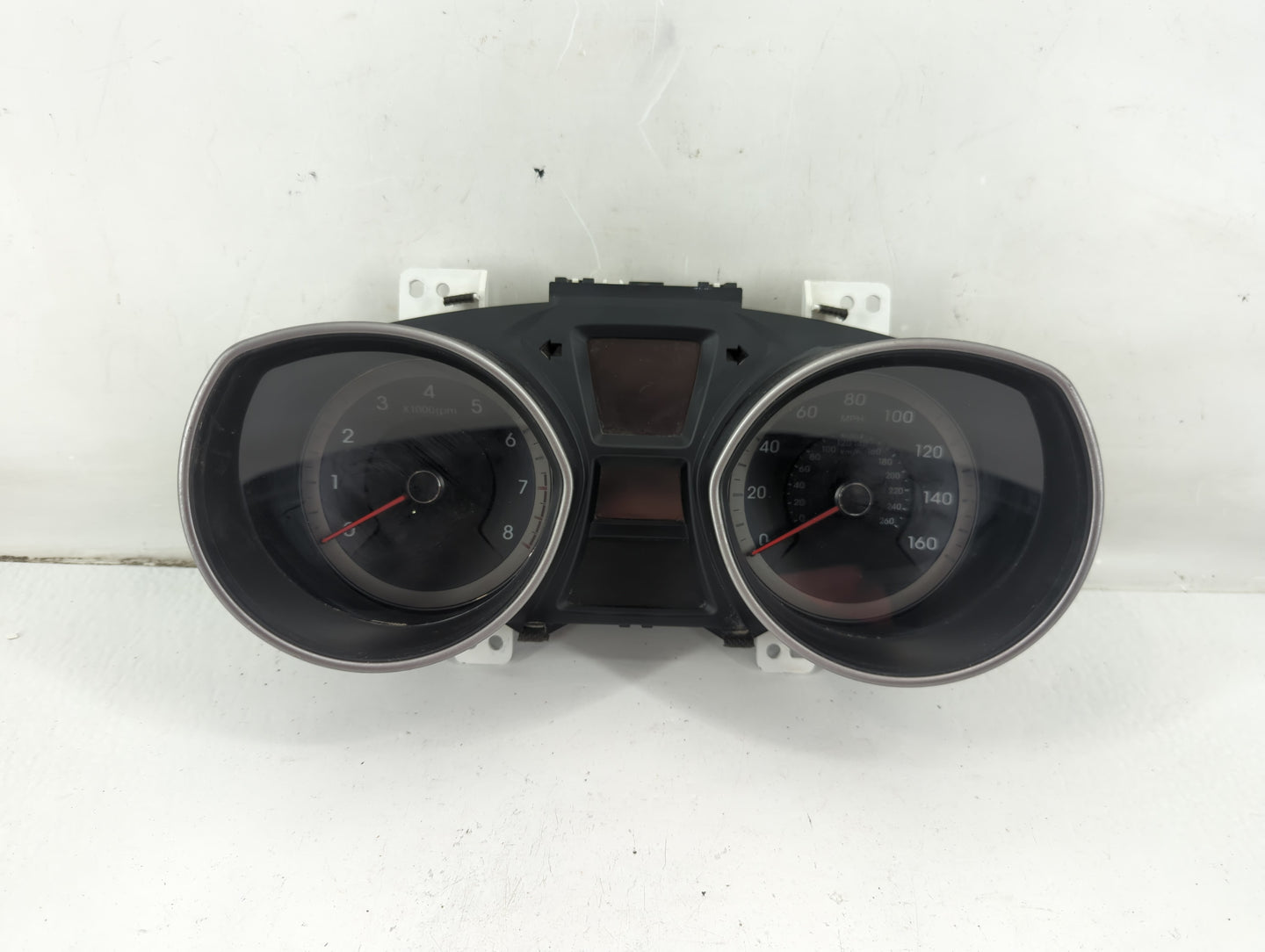 2016-2017 Hyundai Elantra Gt Instrument Cluster Speedometer Gauges P/N:94004-A5610 Fits Fits 2016 2017 OEM Used Auto Parts -