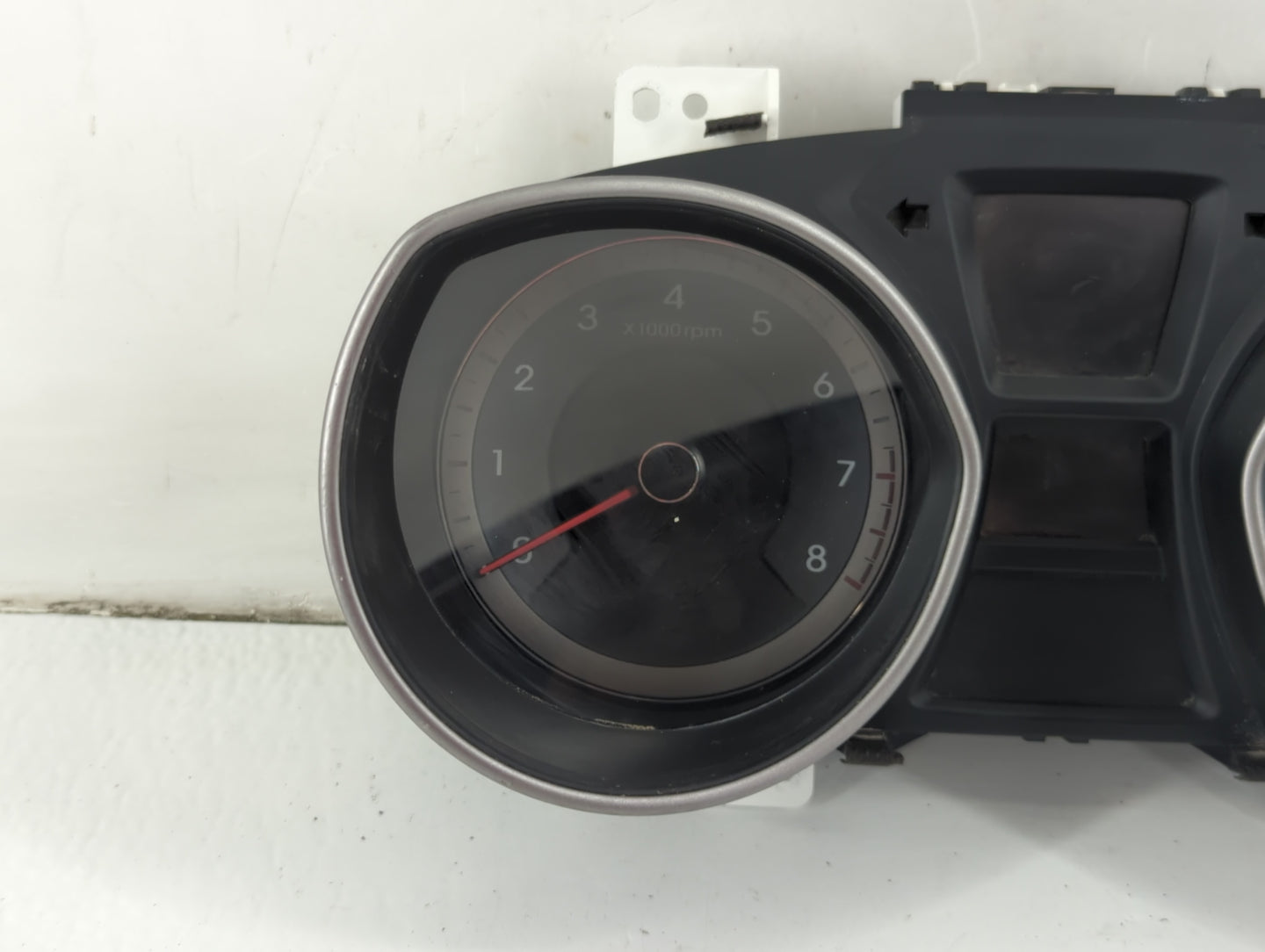 2016-2017 Hyundai Elantra Gt Instrument Cluster Speedometer Gauges P/N:94004-A5610 Fits Fits 2016 2017 OEM Used Auto Parts -