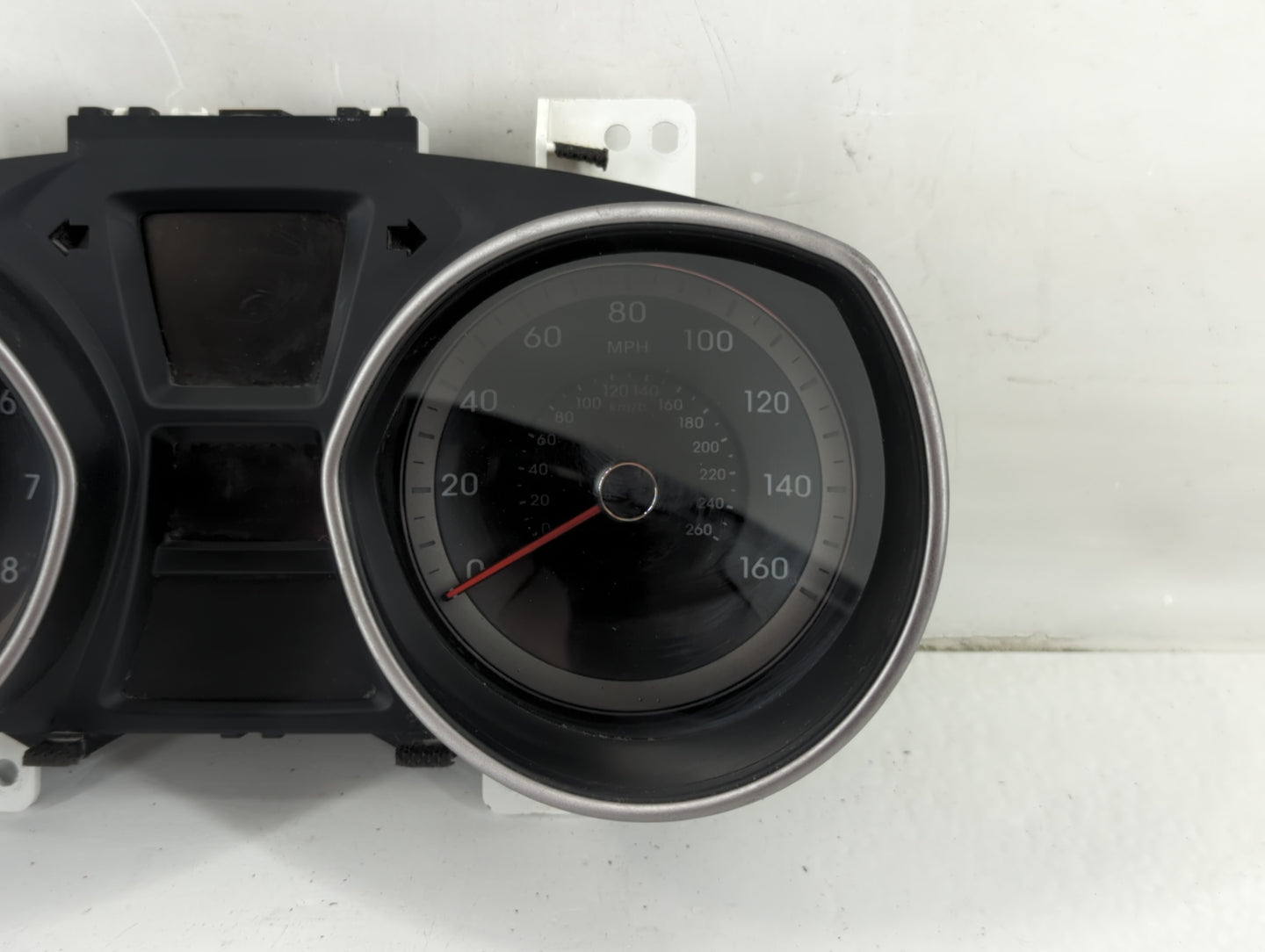 2016-2017 Hyundai Elantra Gt Instrument Cluster Speedometer Gauges P/N:94004-A5610 Fits Fits 2016 2017 OEM Used Auto Parts -