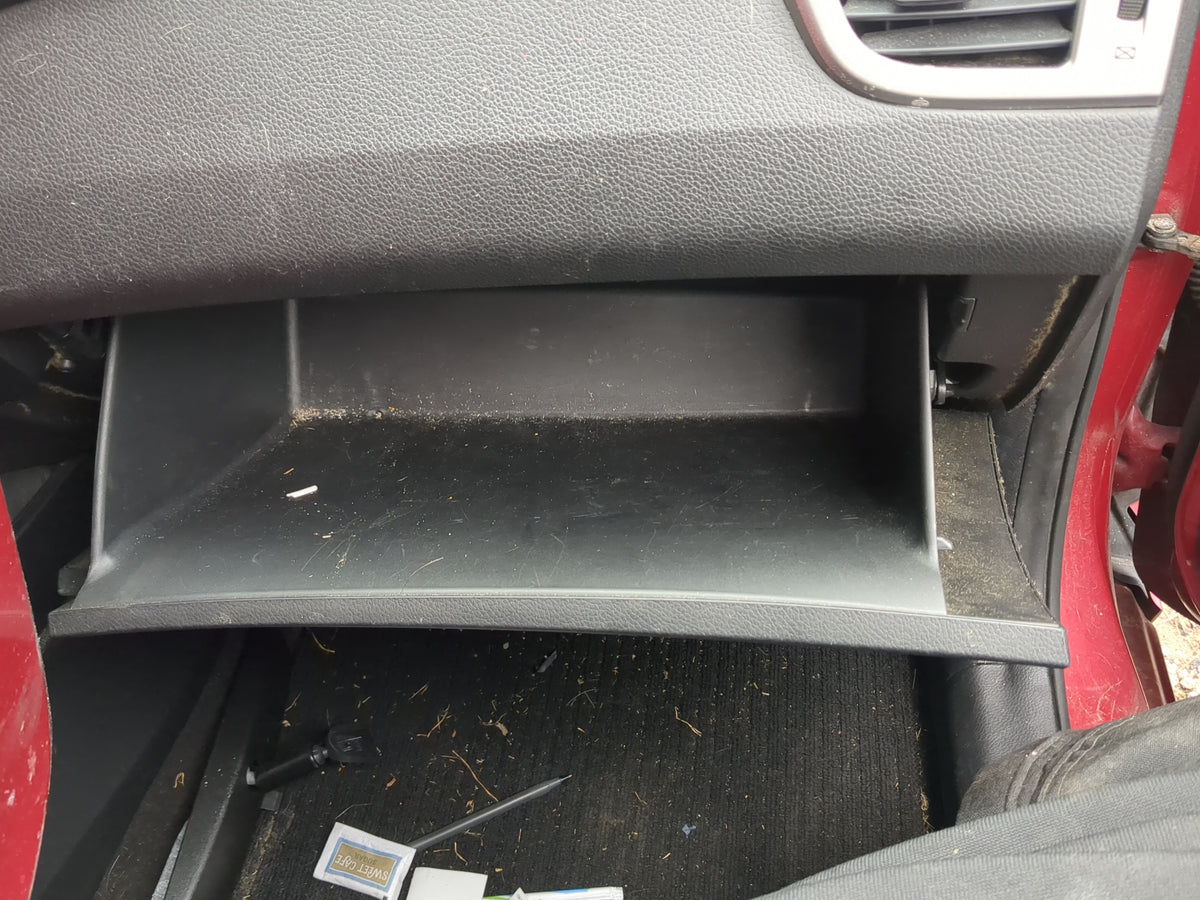 2016 Hyundai Elantra Gt Passenger Glove Box Door Storage Compartment - Oemusedautoparts1.com