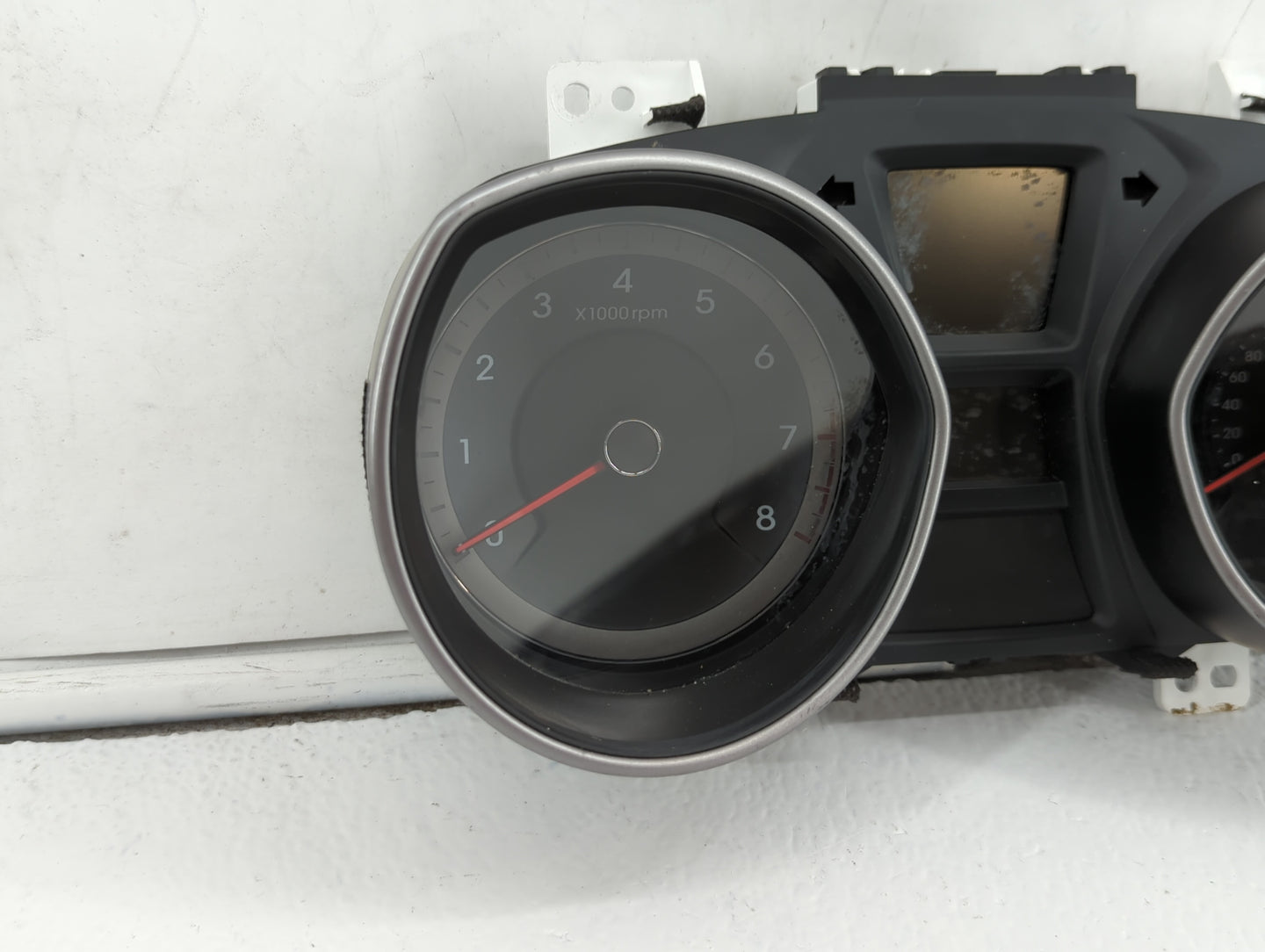 2016-2017 Hyundai Elantra Gt Instrument Cluster Speedometer Gauges P/N:94004-A5610 Fits Fits 2016 2017 OEM Used Auto Parts -