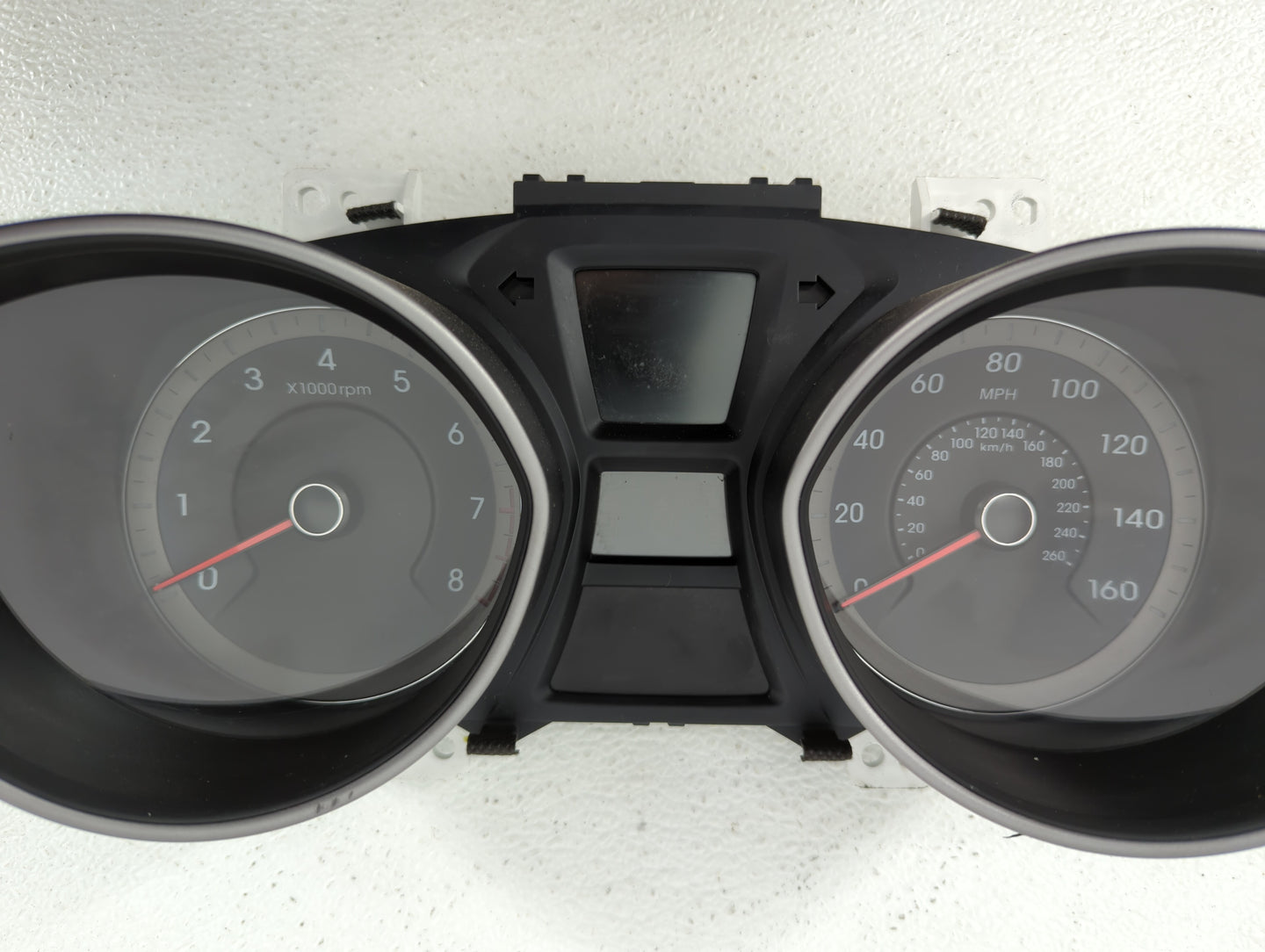2016-2017 Hyundai Elantra Gt Instrument Cluster Speedometer Gauges P/N:94004-A5600 94004-3Y010 Fits Fits 2016 2017 OEM Used 