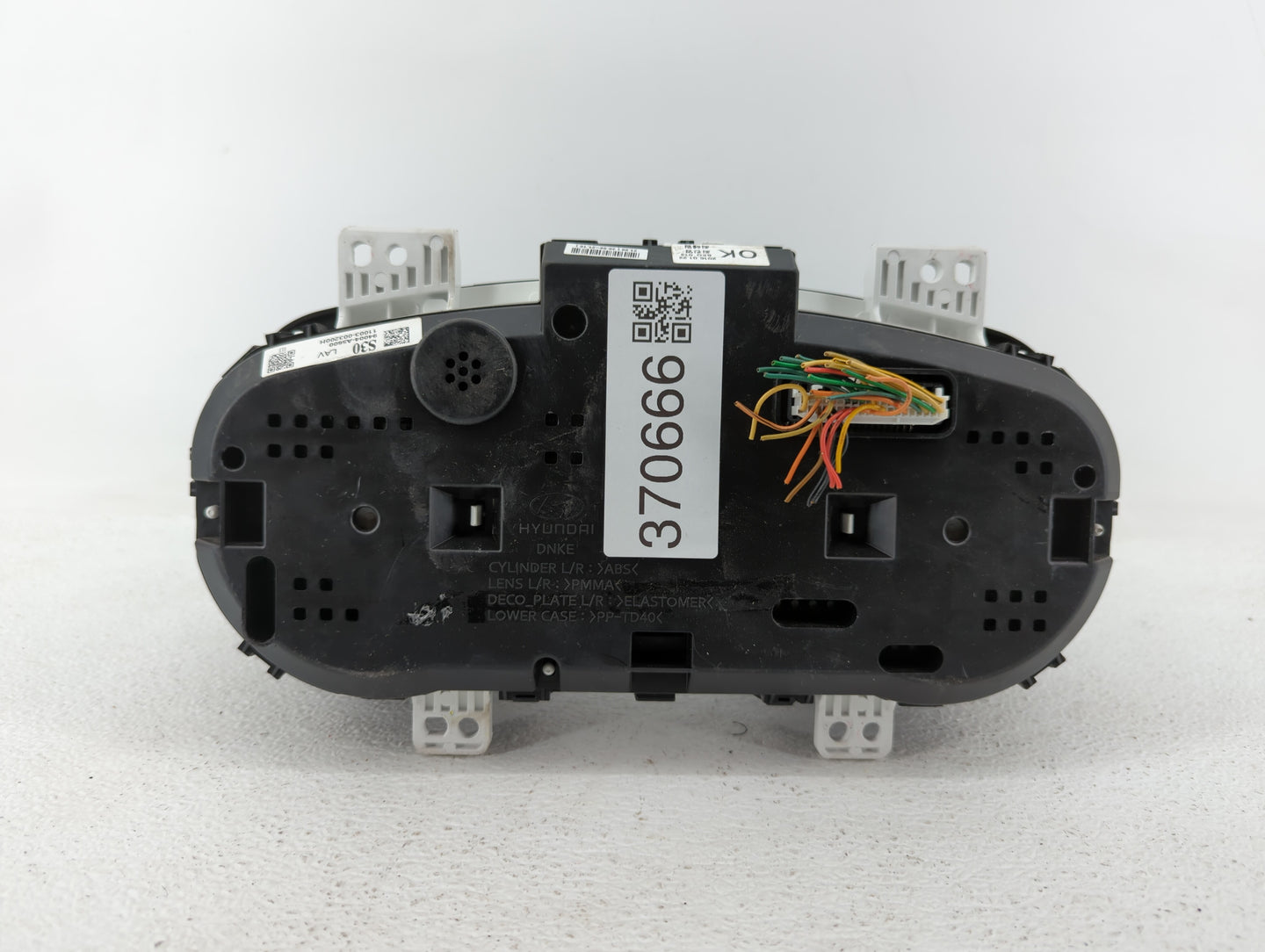 2016-2017 Hyundai Elantra Gt Instrument Cluster Speedometer Gauges P/N:94004-A5600 94004-3Y010 Fits Fits 2016 2017 OEM Used 