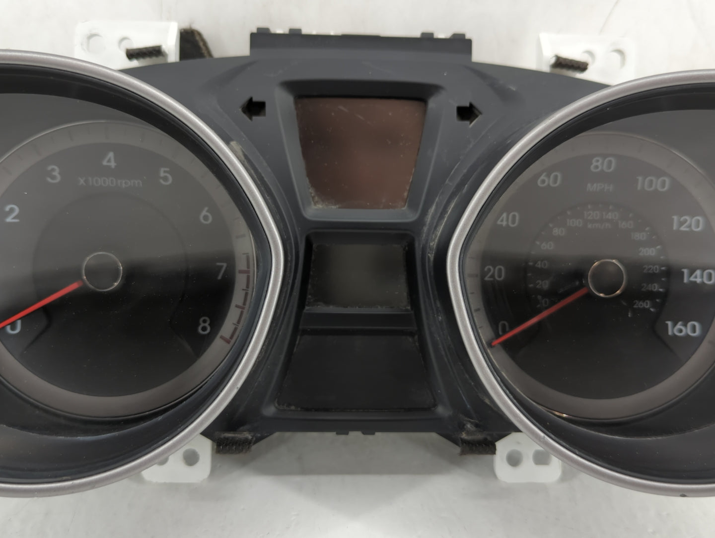 2016-2017 Hyundai Elantra Gt Instrument Cluster Speedometer Gauges P/N:94004-A5610 Fits Fits 2016 2017 OEM Used Auto Parts -