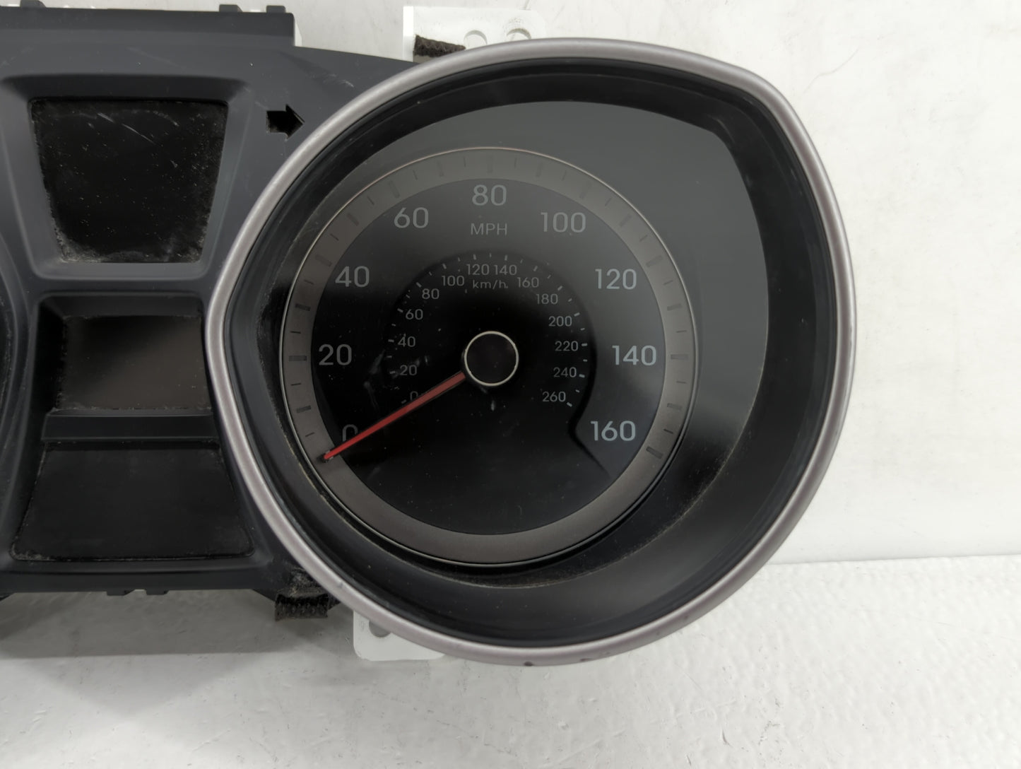2016-2017 Hyundai Elantra Gt Instrument Cluster Speedometer Gauges P/N:94004-A5610 Fits Fits 2016 2017 OEM Used Auto Parts -