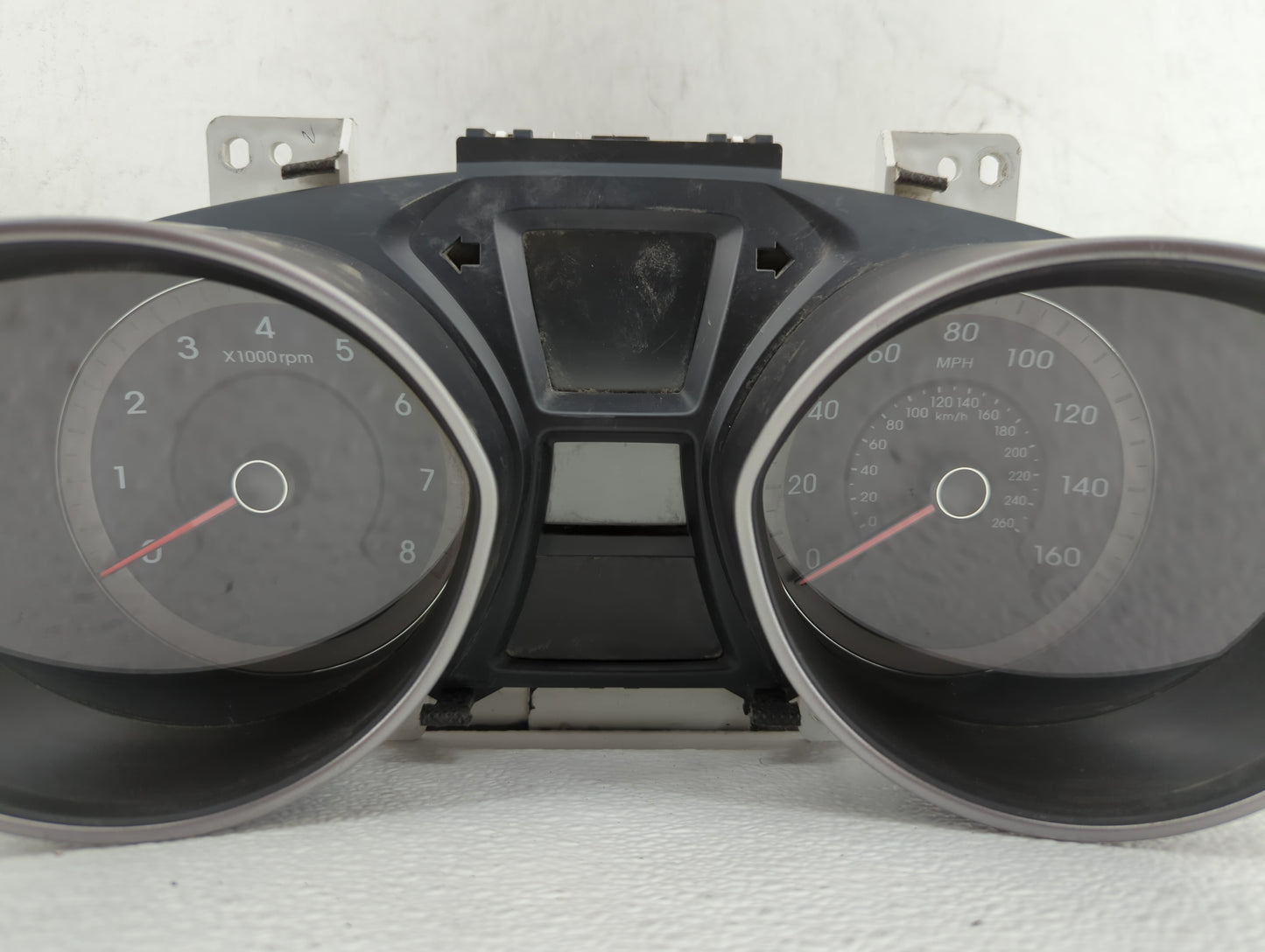 2016-2017 Hyundai Elantra Gt Instrument Cluster Speedometer Gauges P/N:94004-A5610 Fits Fits 2016 2017 OEM Used Auto Parts -