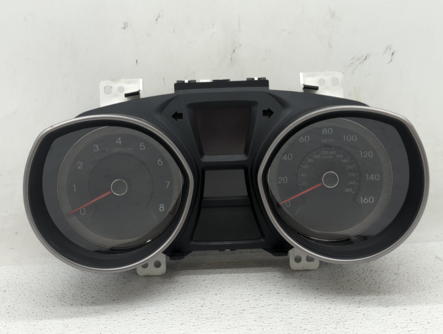2016-2017 Hyundai Elantra Gt Instrument Cluster Speedometer Gauges P/N:94004-A5600 94004-3Y010 Fits Fits 2016 2017 OEM Used 