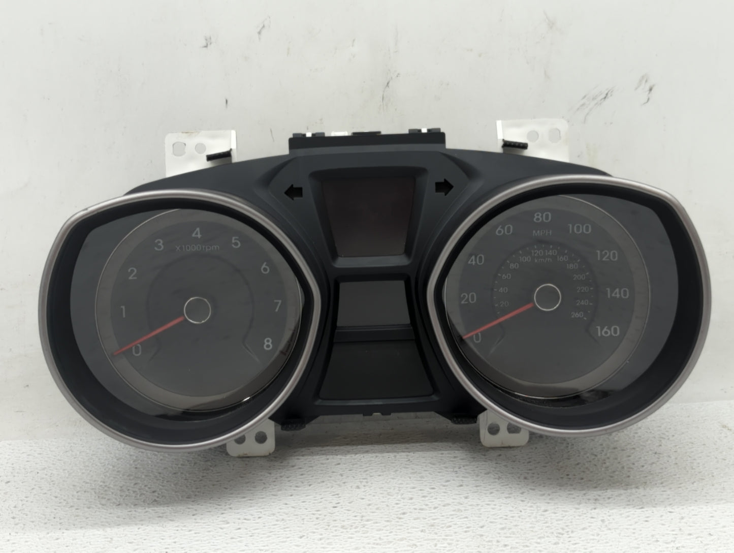 2016-2017 Hyundai Elantra Gt Instrument Cluster Speedometer Gauges P/N:94004-A5600 94004-3Y010 Fits Fits 2016 2017 OEM Used 
