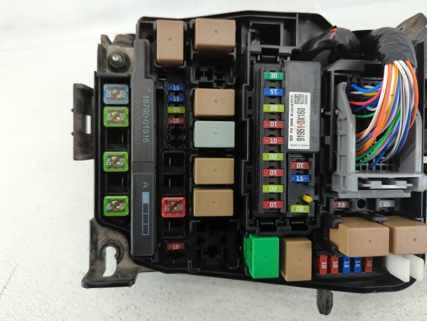 2016-2017 Hyundai Elantra Gt Fusebox Fuse Box Panel Relay Module P/N:91248A520B Fits Fits 2016 2017 OEM Used Auto Parts - Oe