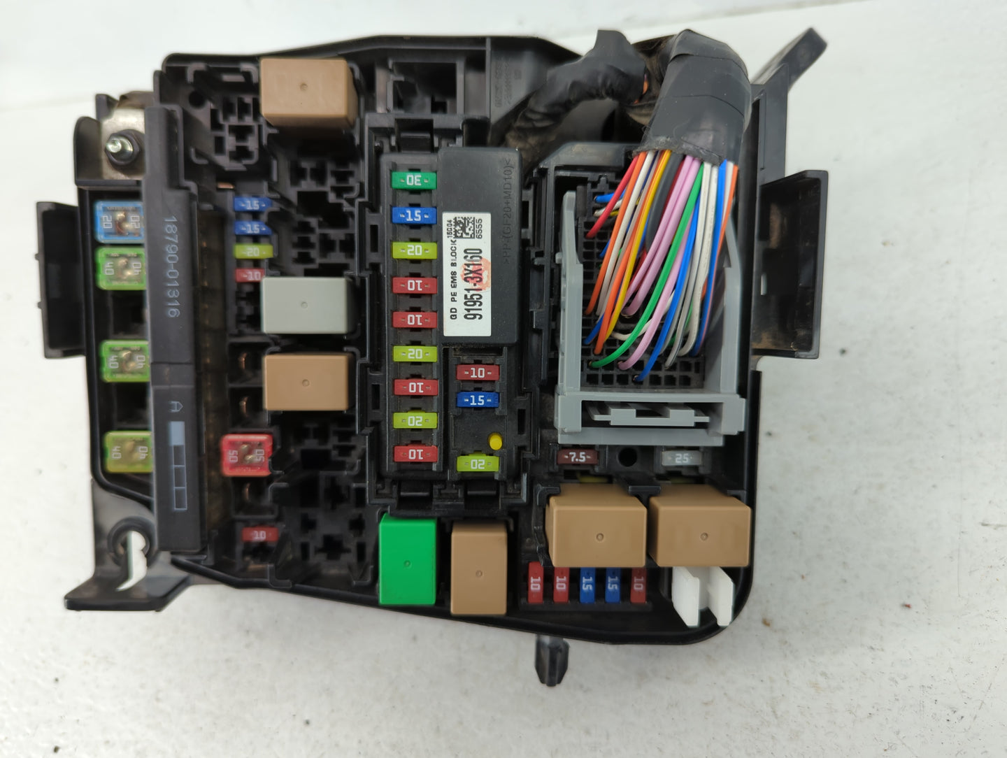 2016-2017 Hyundai Elantra Gt Fusebox Fuse Box Panel Relay Module P/N:91248 A5400A Fits Fits 2016 2017 OEM Used Auto Parts - 